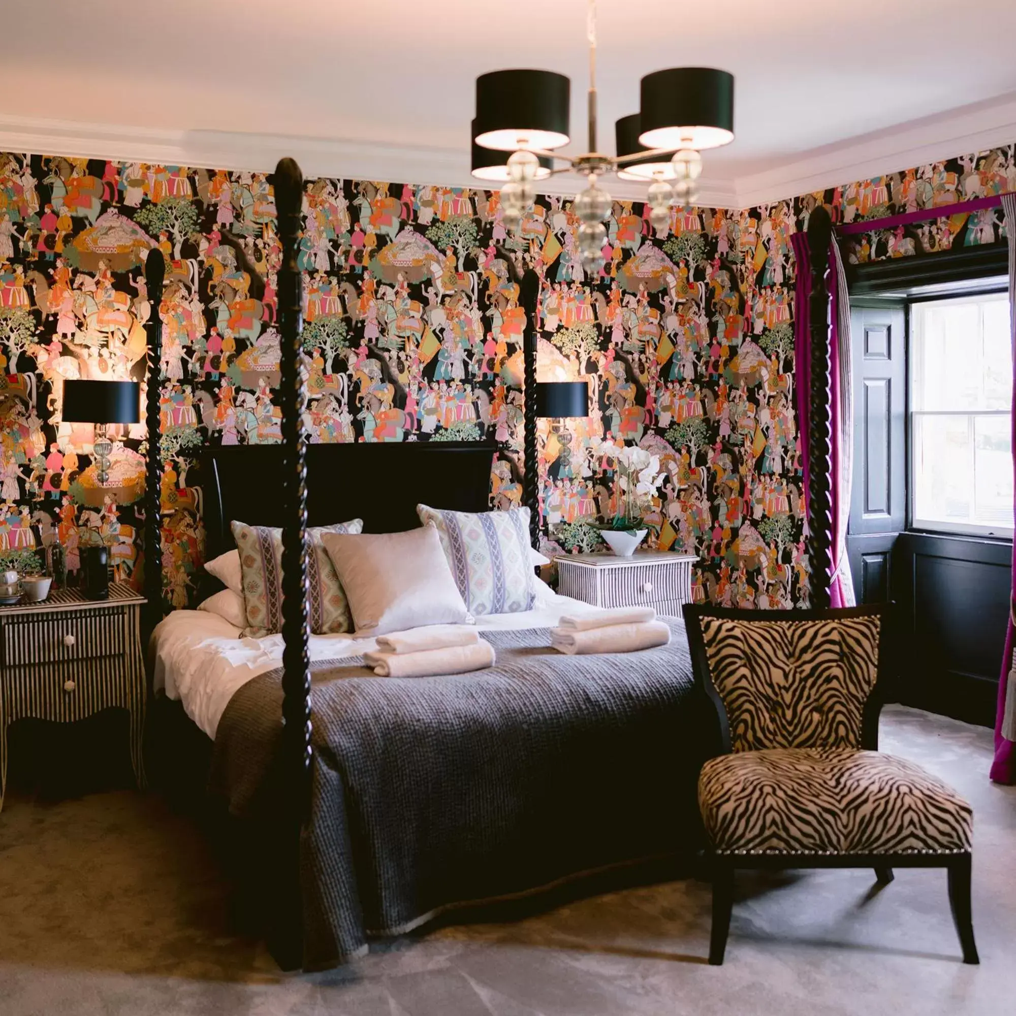 Bedroom, Bed in Charlton Hall Estate