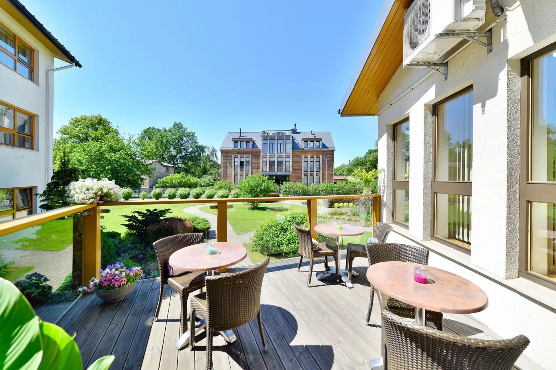 Patio, Balcony/Terrace in Hotel Vantis Riverside