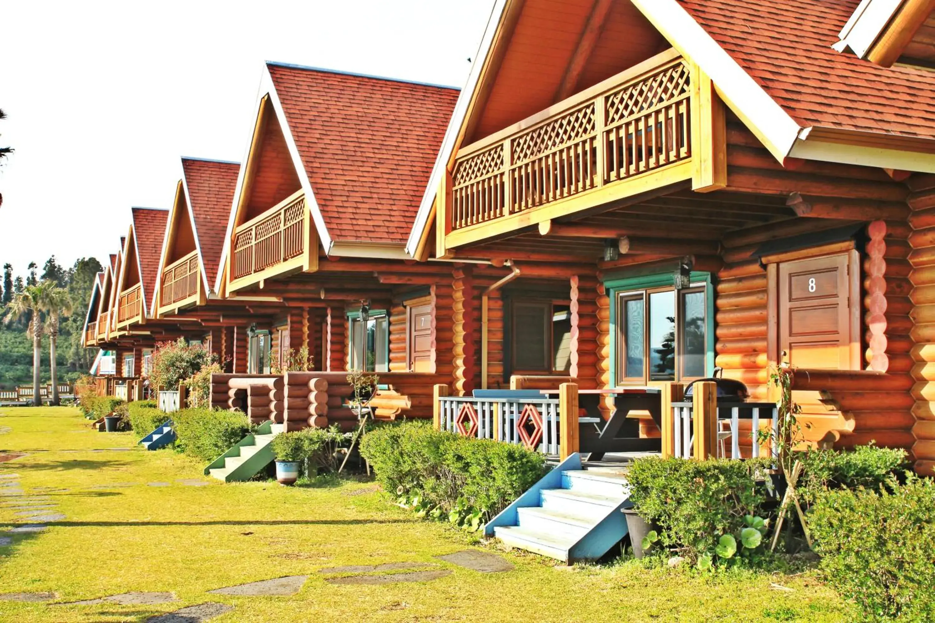 Facade/entrance in Jungmun Log Pension & Resort Facade/entrance in Jungmun Log Pension & Resort