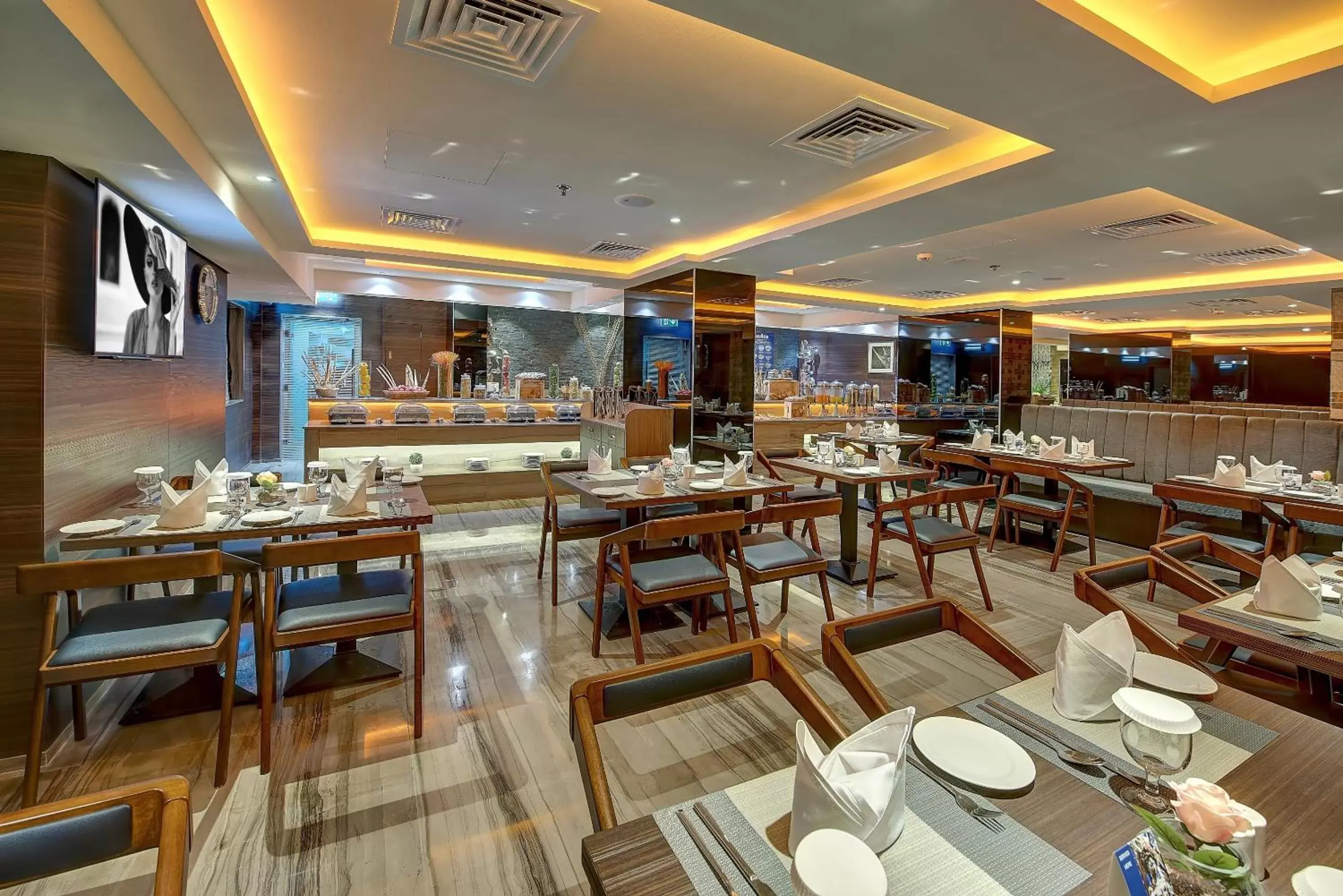 Breakfast in Omega Hotel Dubai