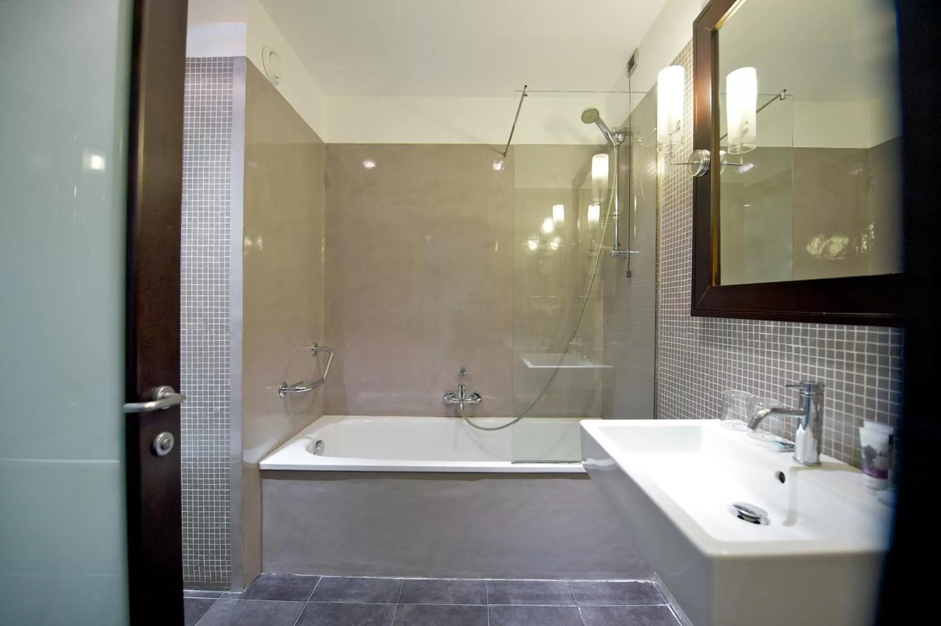 Toilet, Bathroom in Mercure Palermo Centro