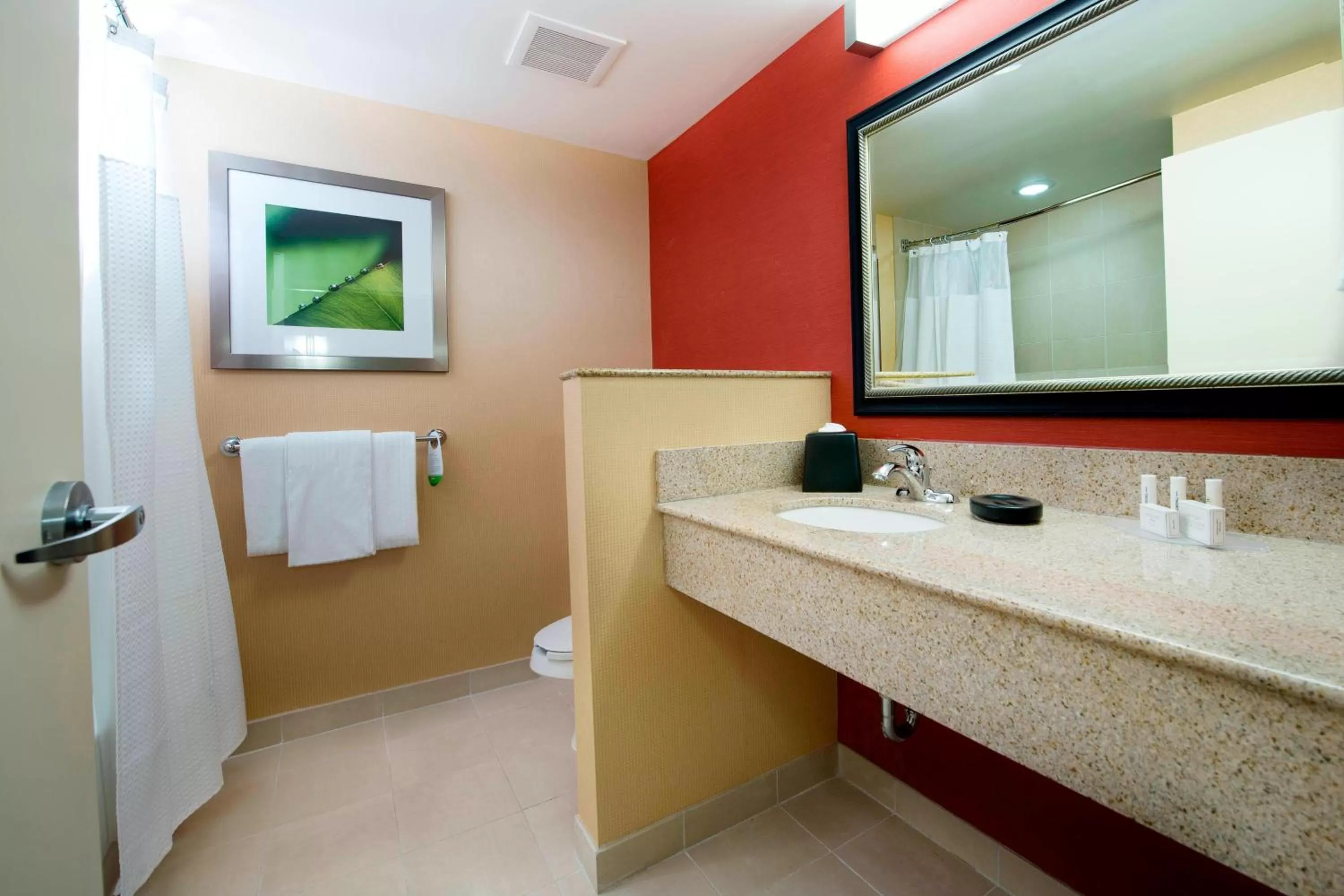 King Suite in Courtyard by Marriott Mississauga-Airport Corporate Centre West
