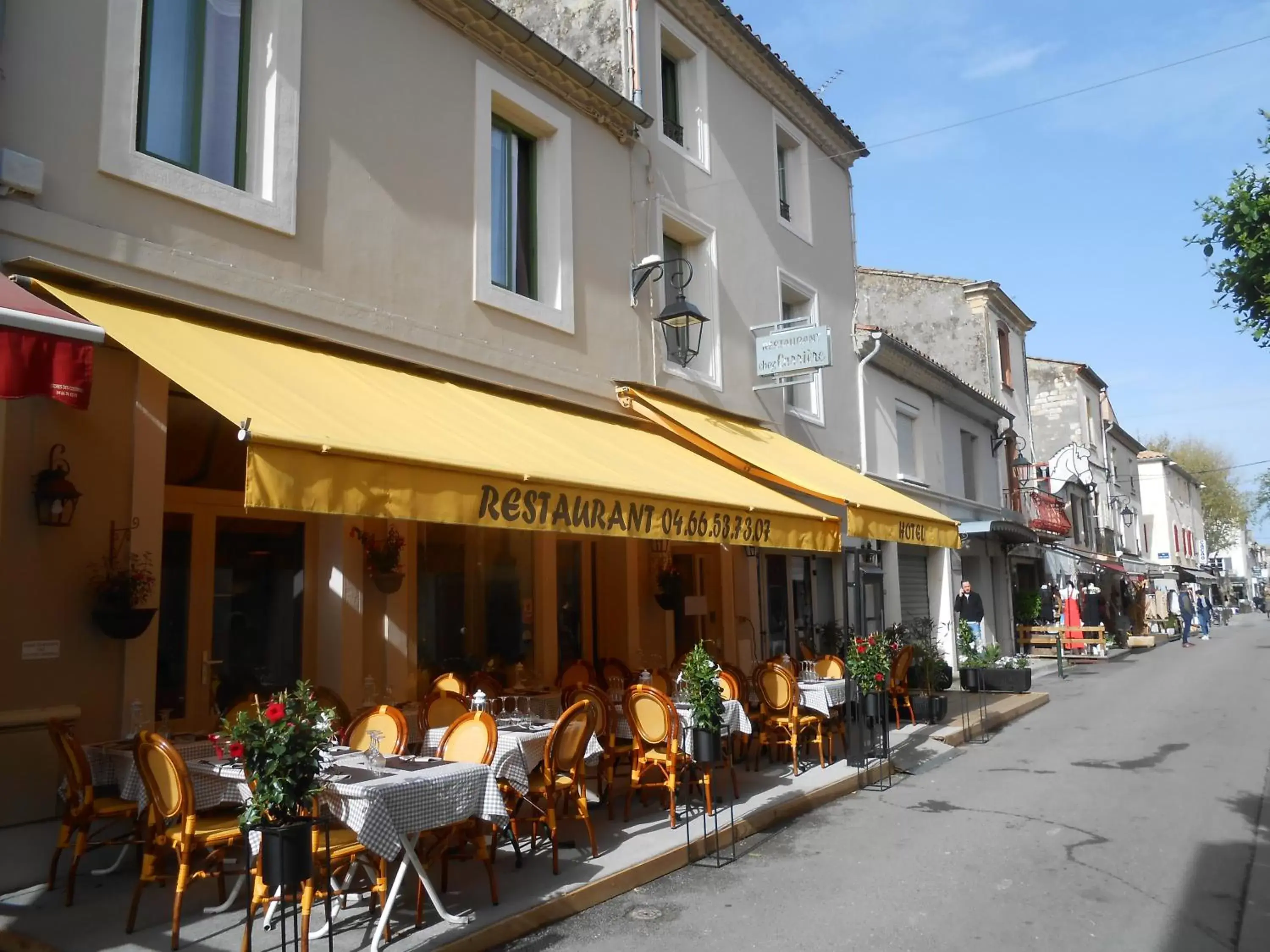 Facade/entrance in Hôtel-Restaurant "Chez Carrière"