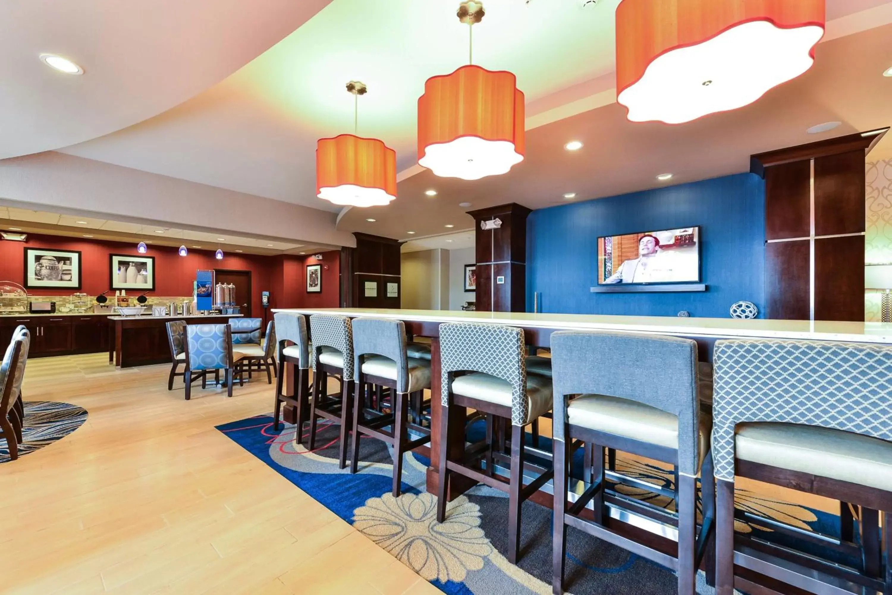 Dining area, Lounge/Bar in Hampton Inn Corning/Painted Post