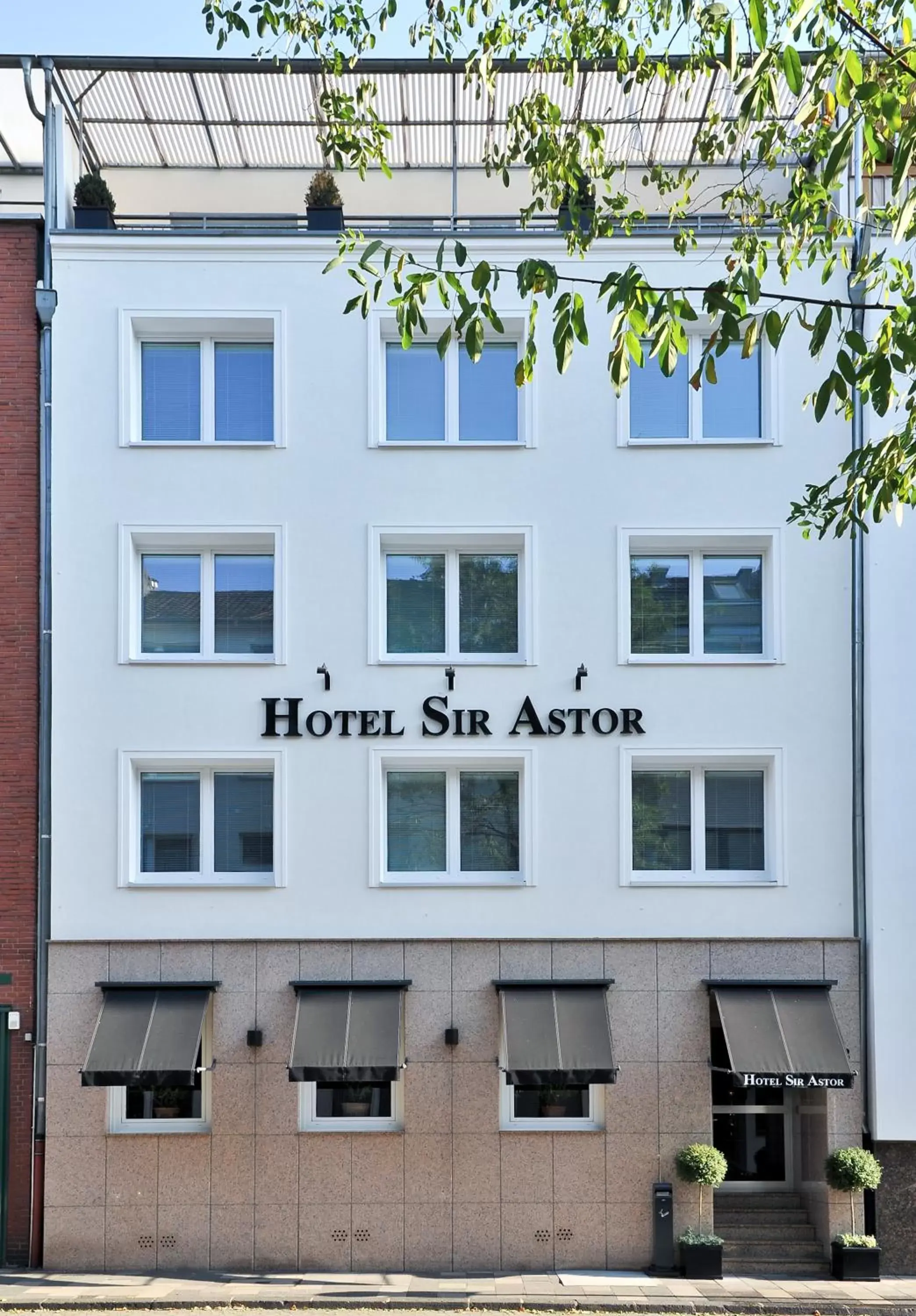 Facade/entrance, Property Building in Hotel Sir & Lady Astor