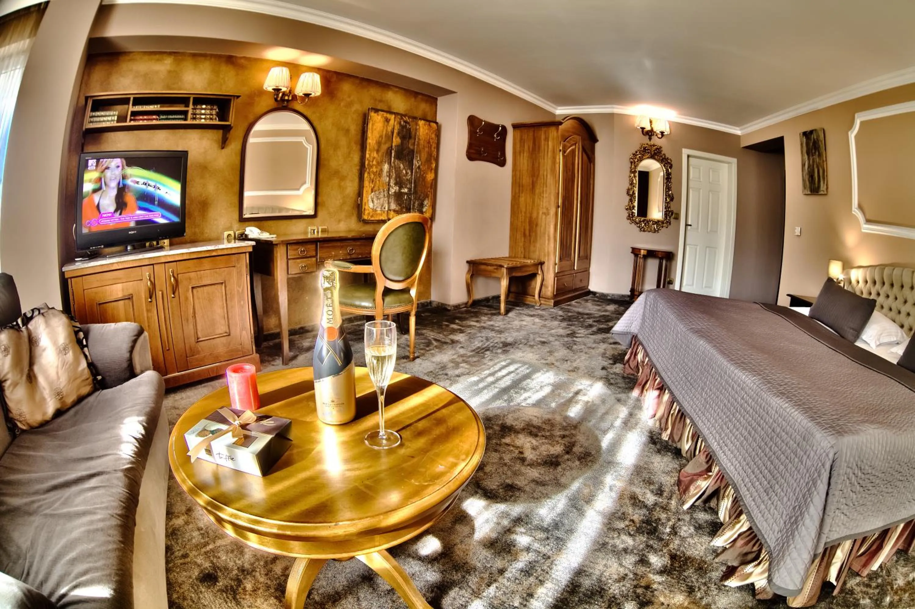 Photo of the whole room in Meg-Lozenetz Hotel