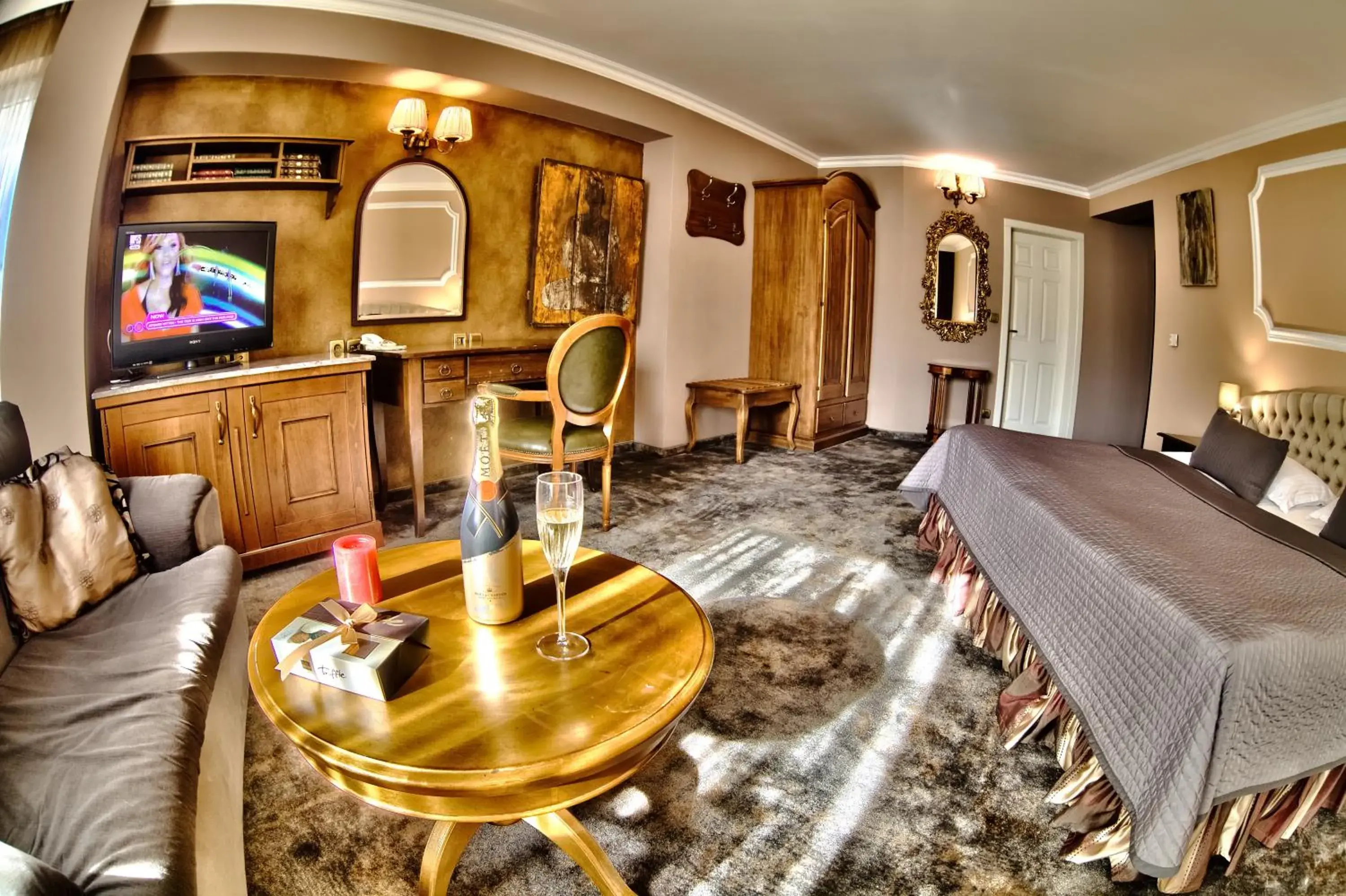 Luxury Double Room - single occupancy in Meg-Lozenetz Hotel Luxury Double Room - single occupancy in Meg-Lozenetz Hotel