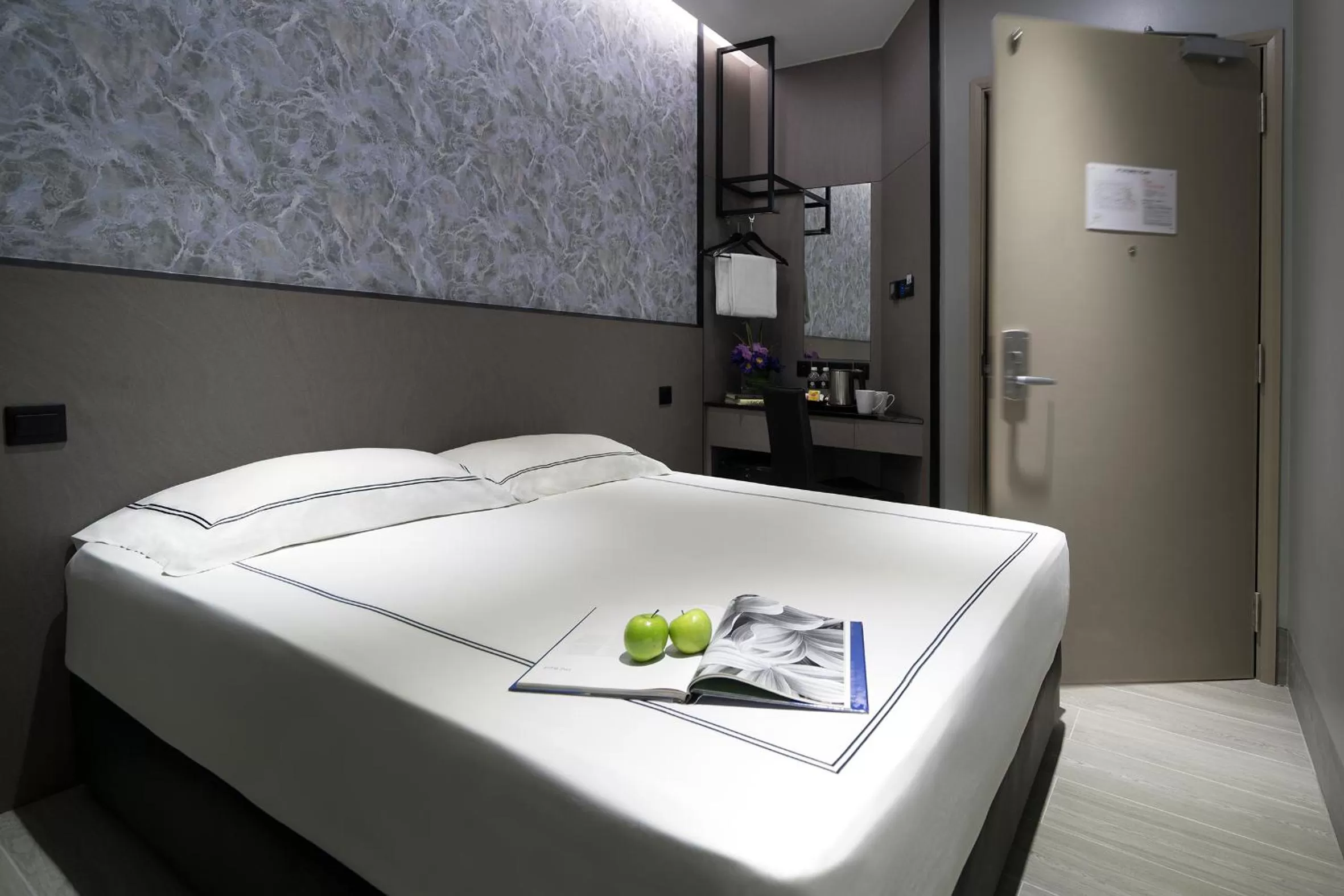 Photo of the whole room, Bed in Hotel Classic by Venue