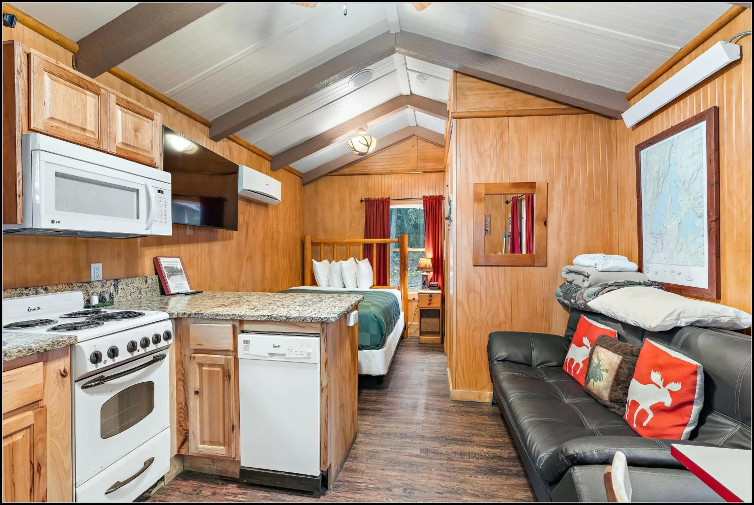 Kitchen or kitchenette in Brundage Bungalows