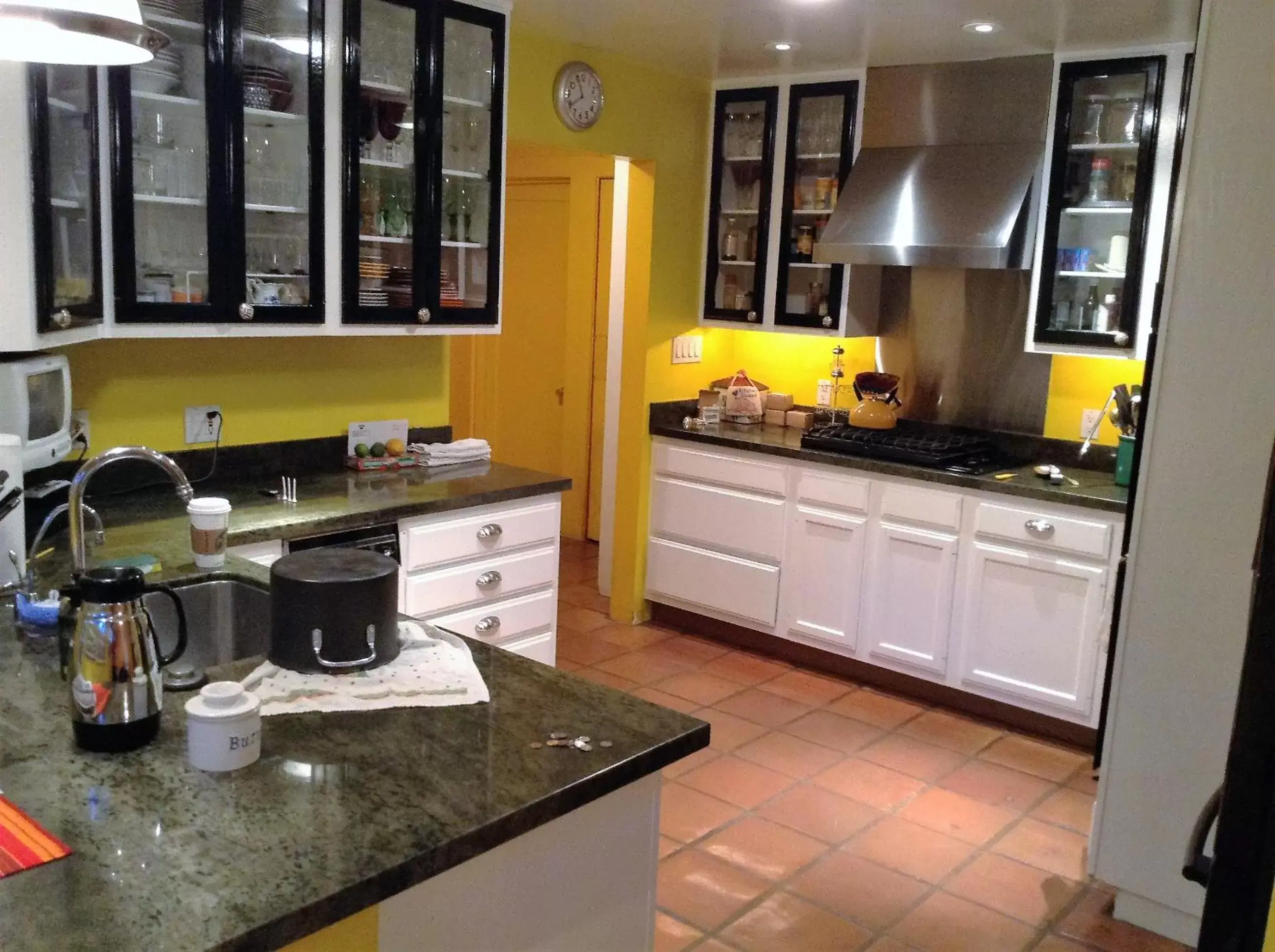 Kitchen or kitchenette, Kitchen/Kitchenette in My Rosegarden Guest Rooms