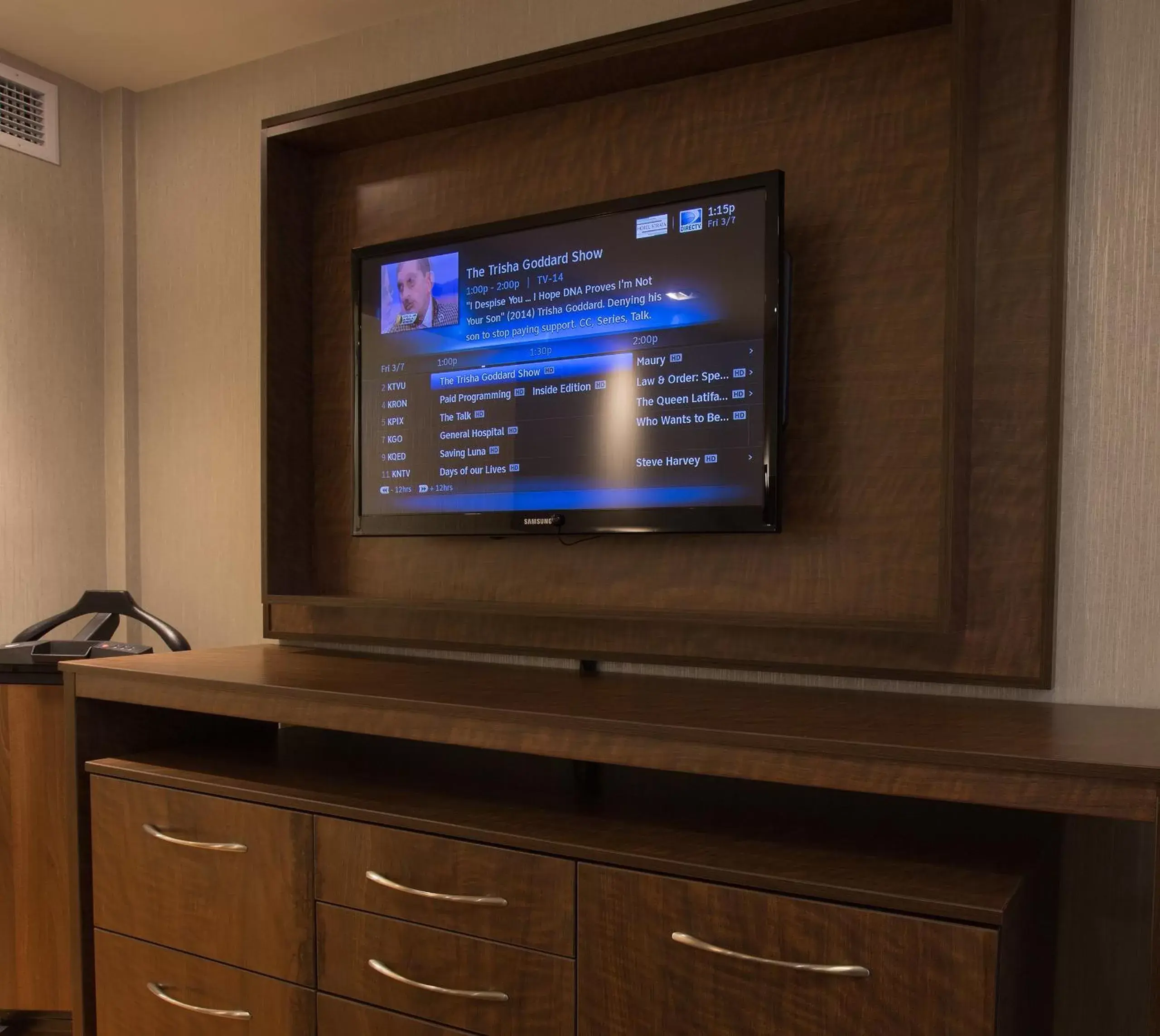 TV and multimedia, TV/Entertainment Center in Hotel Strata