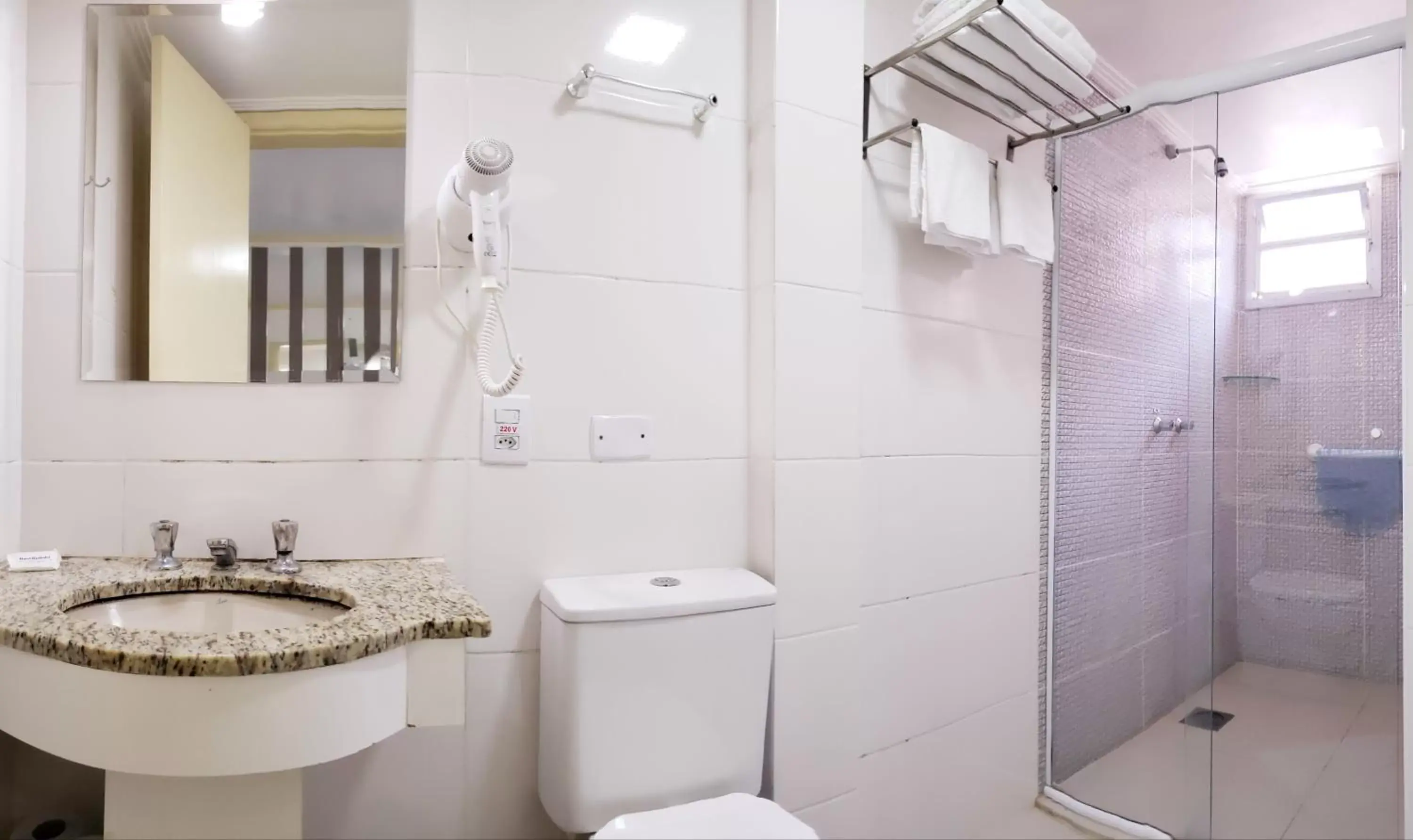 Bathroom in Hotel Rediadri - Capão da Canoa