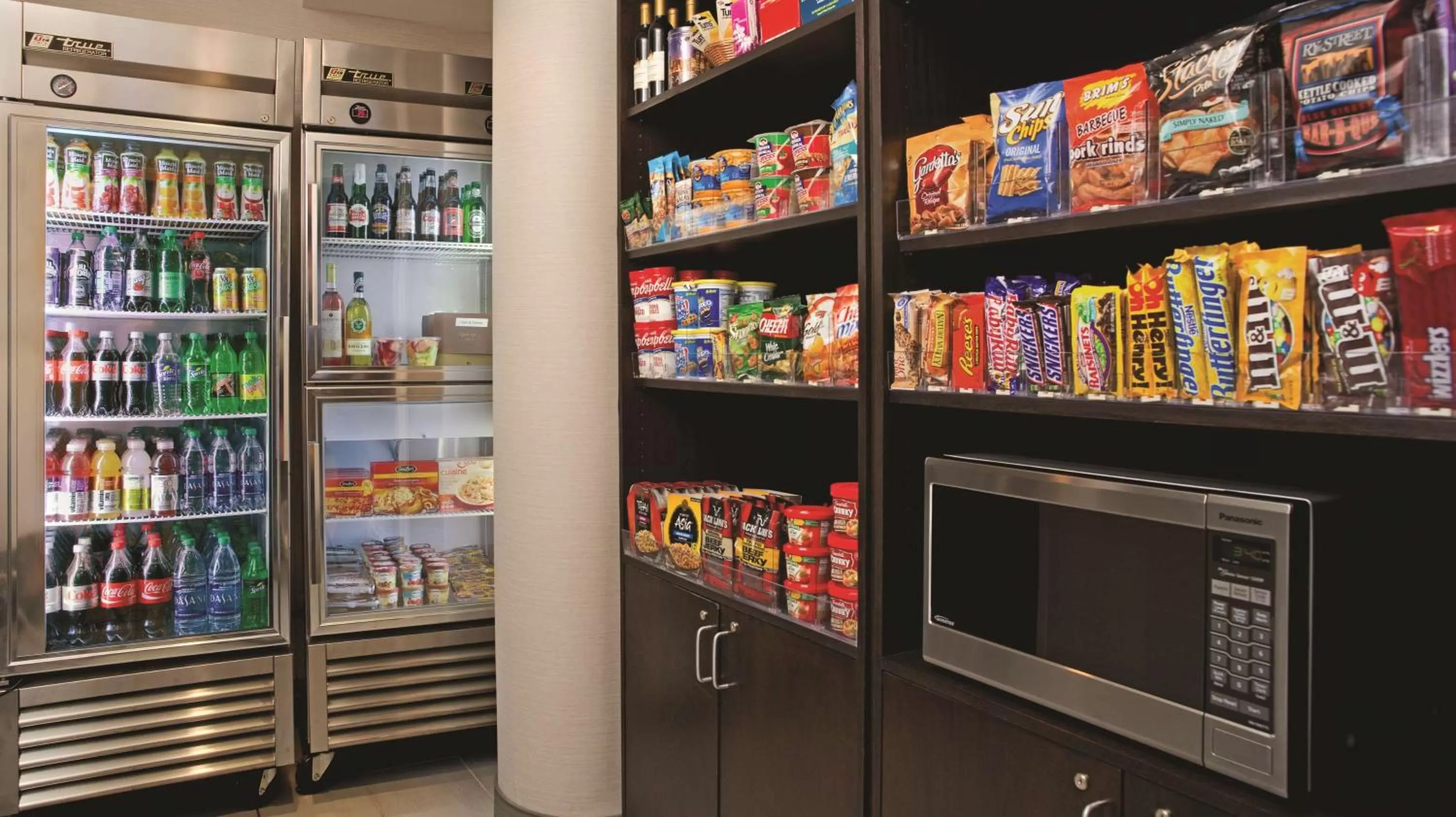 Restaurant/places to eat in DoubleTree by Hilton Chicago Schaumburg