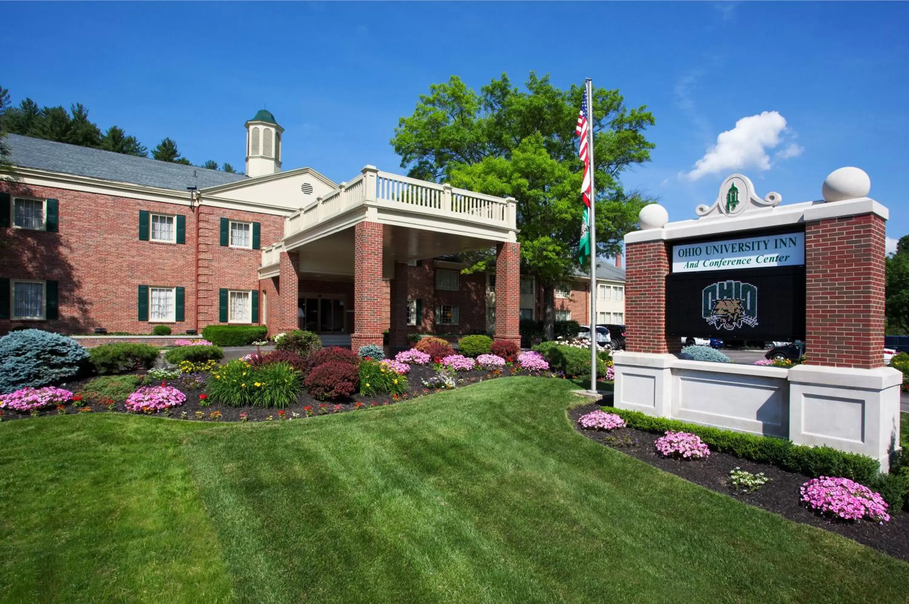 Facade/entrance in Ohio University Inn and Conference Center Facade/entrance in Ohio University Inn and Conference Center