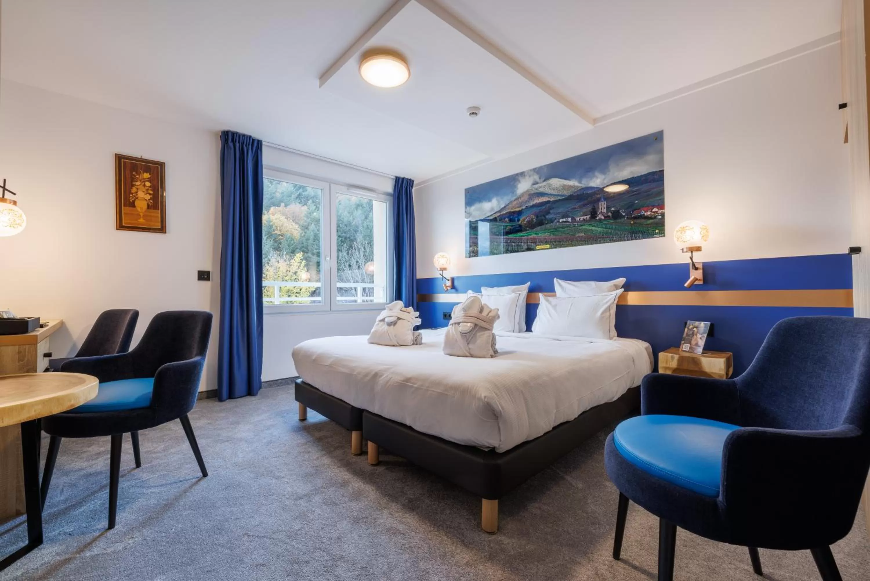 Bedroom, Bed in Hotel SPA Husseren Collections - Proche Colmar - Eguisheim