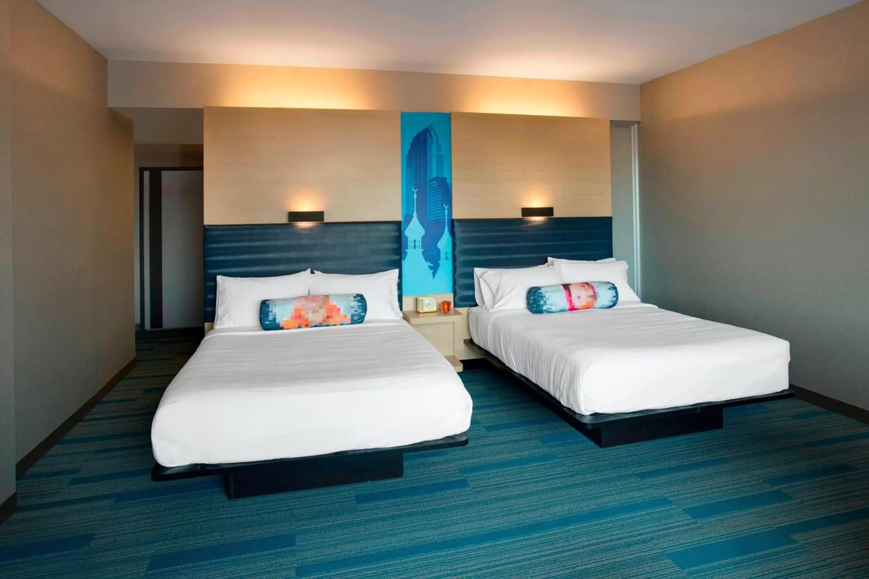 Photo of the whole room, Bed in Aloft - Tampa Downtown