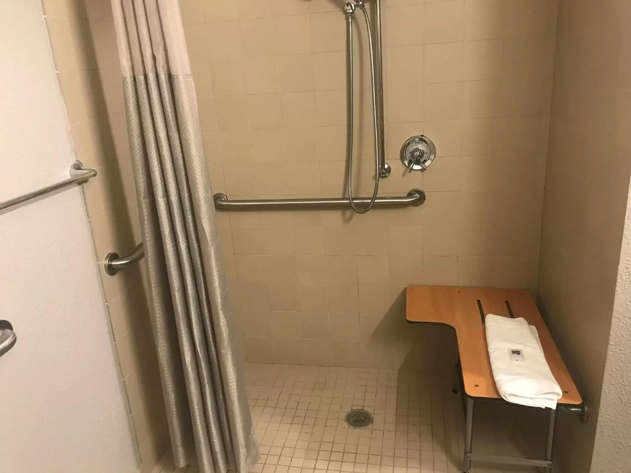 Shower, Bathroom in Motel 6-Fort Wayne, IN