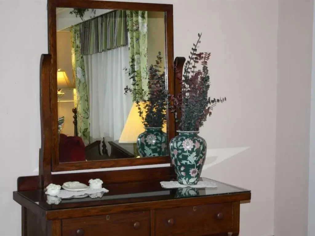 Bathroom in Red Rocker Inn