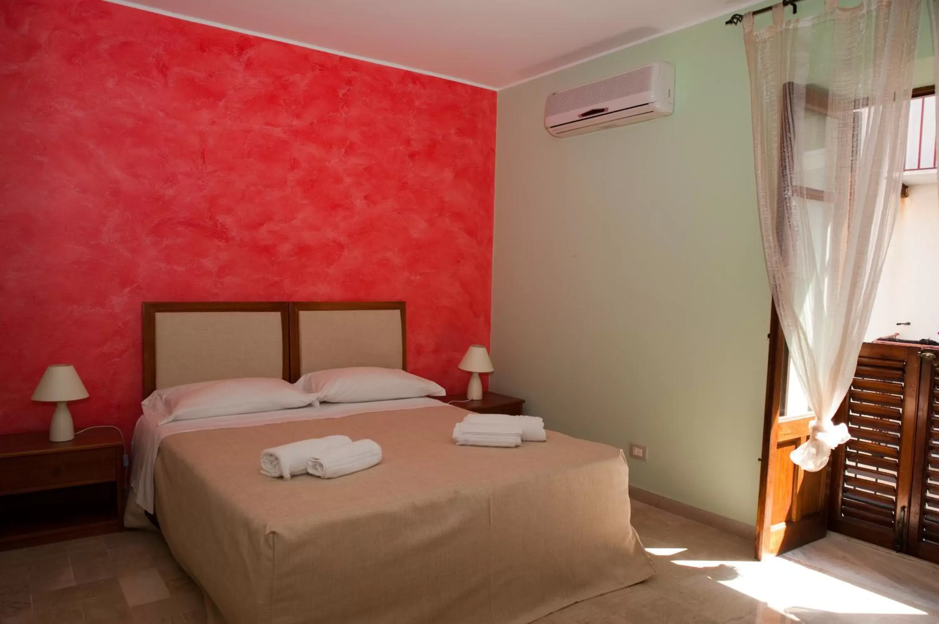 Bedroom, Bed in MiraMare Residence Cefalú