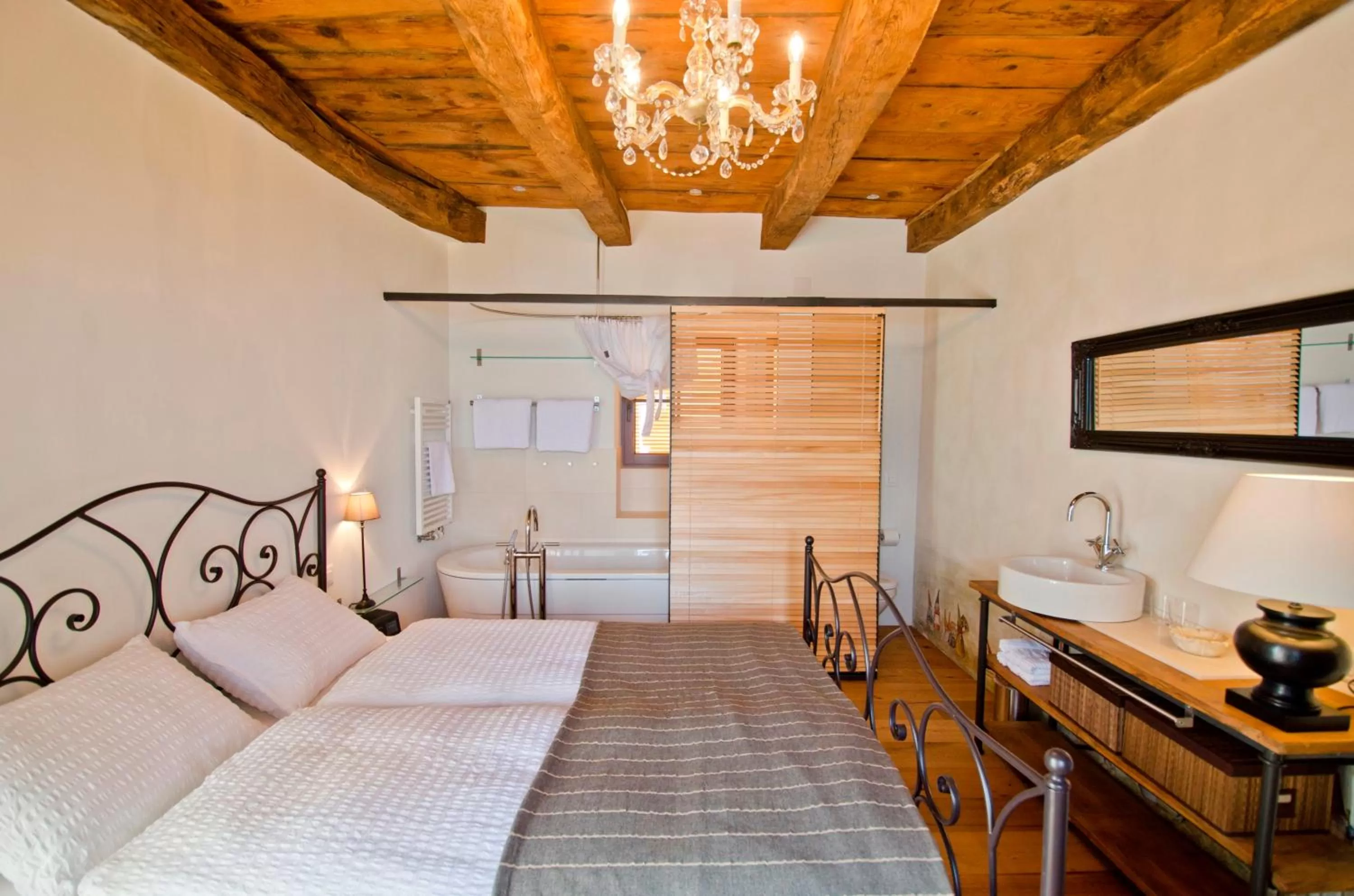 Toilet, Bed in Case di Sotto, House & Breakfast