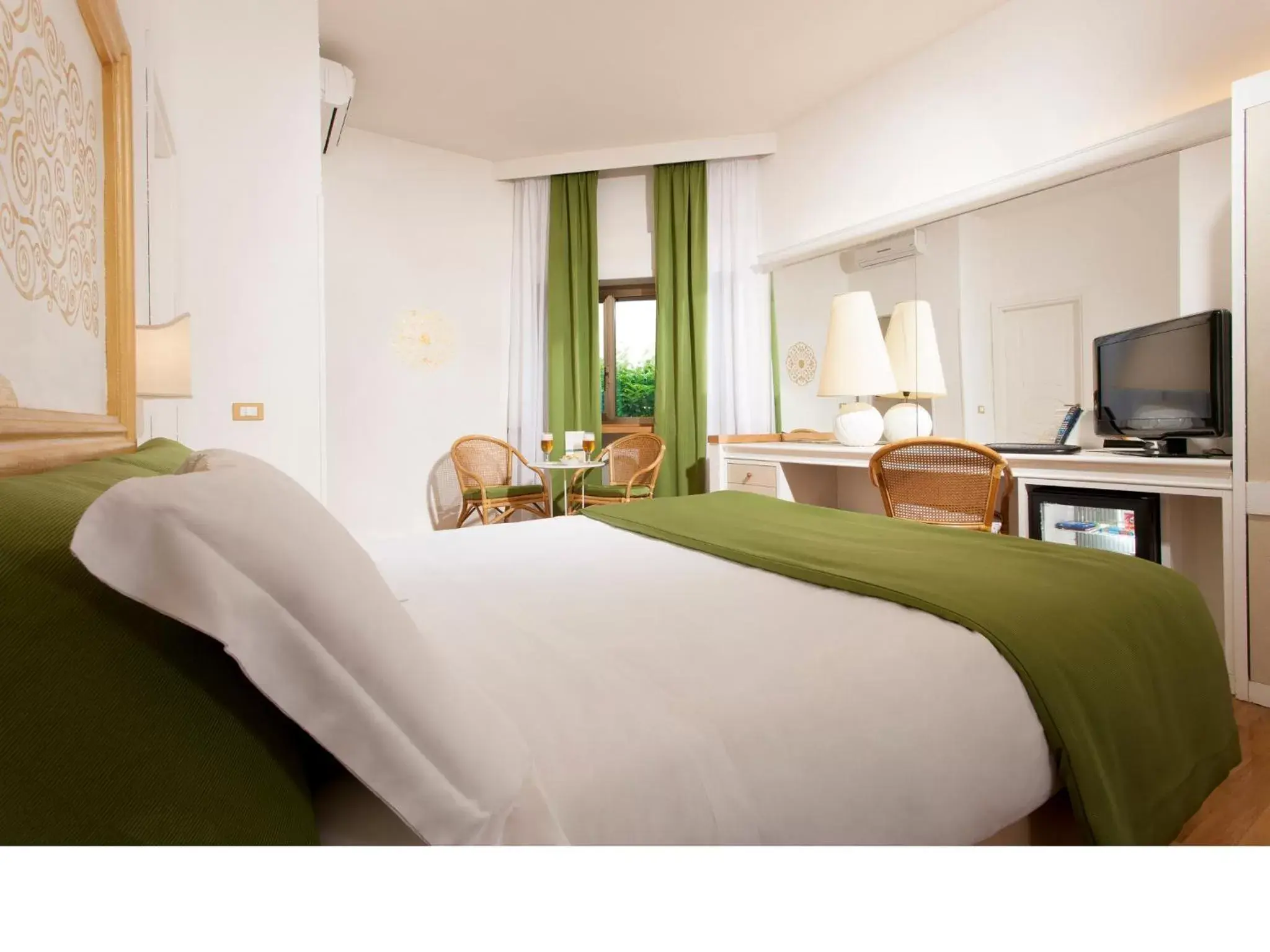 Bedroom in Eurogarden Hotel