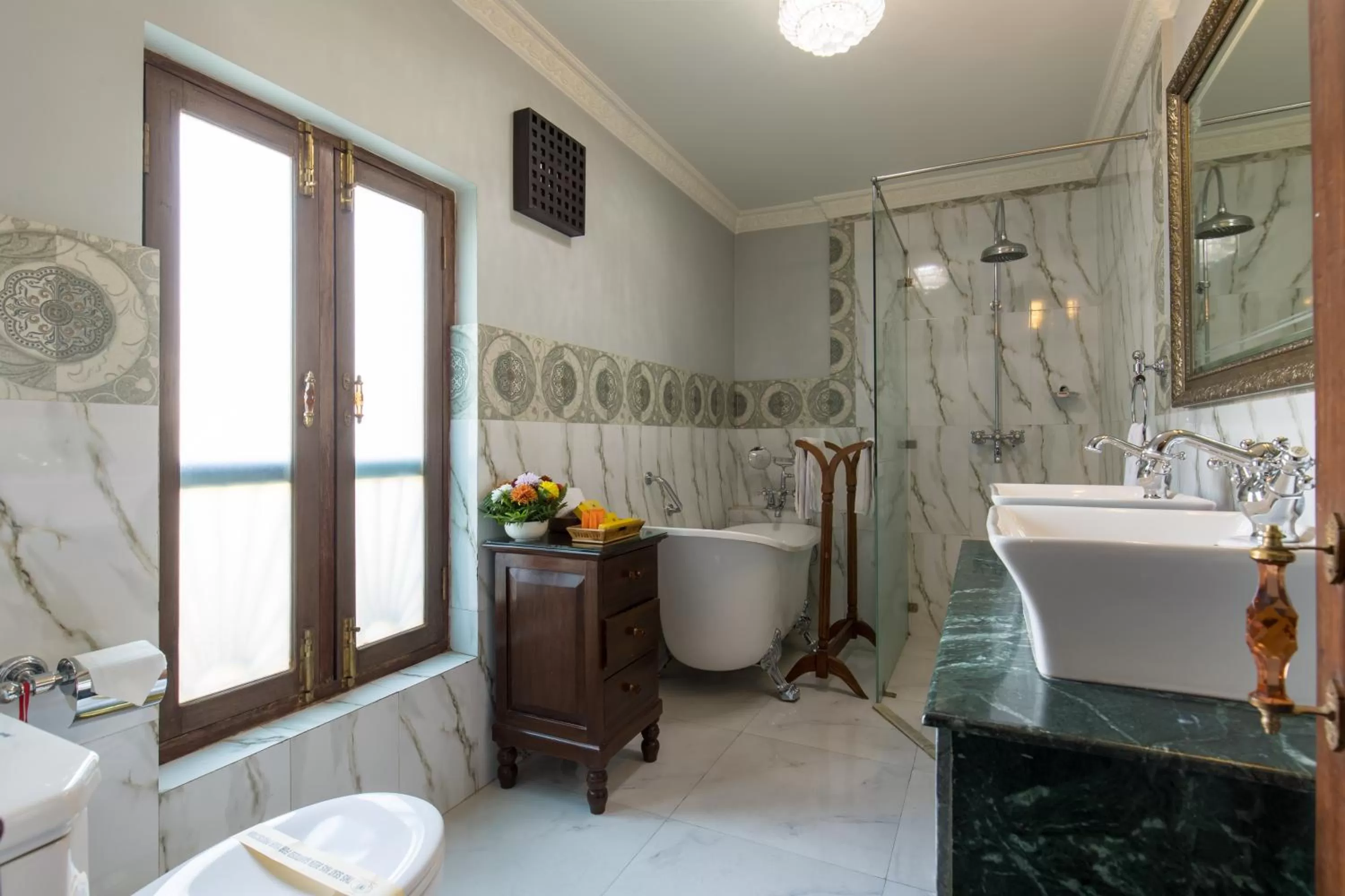 Shower in Baber Mahal Vilas - The Heritage Hotel