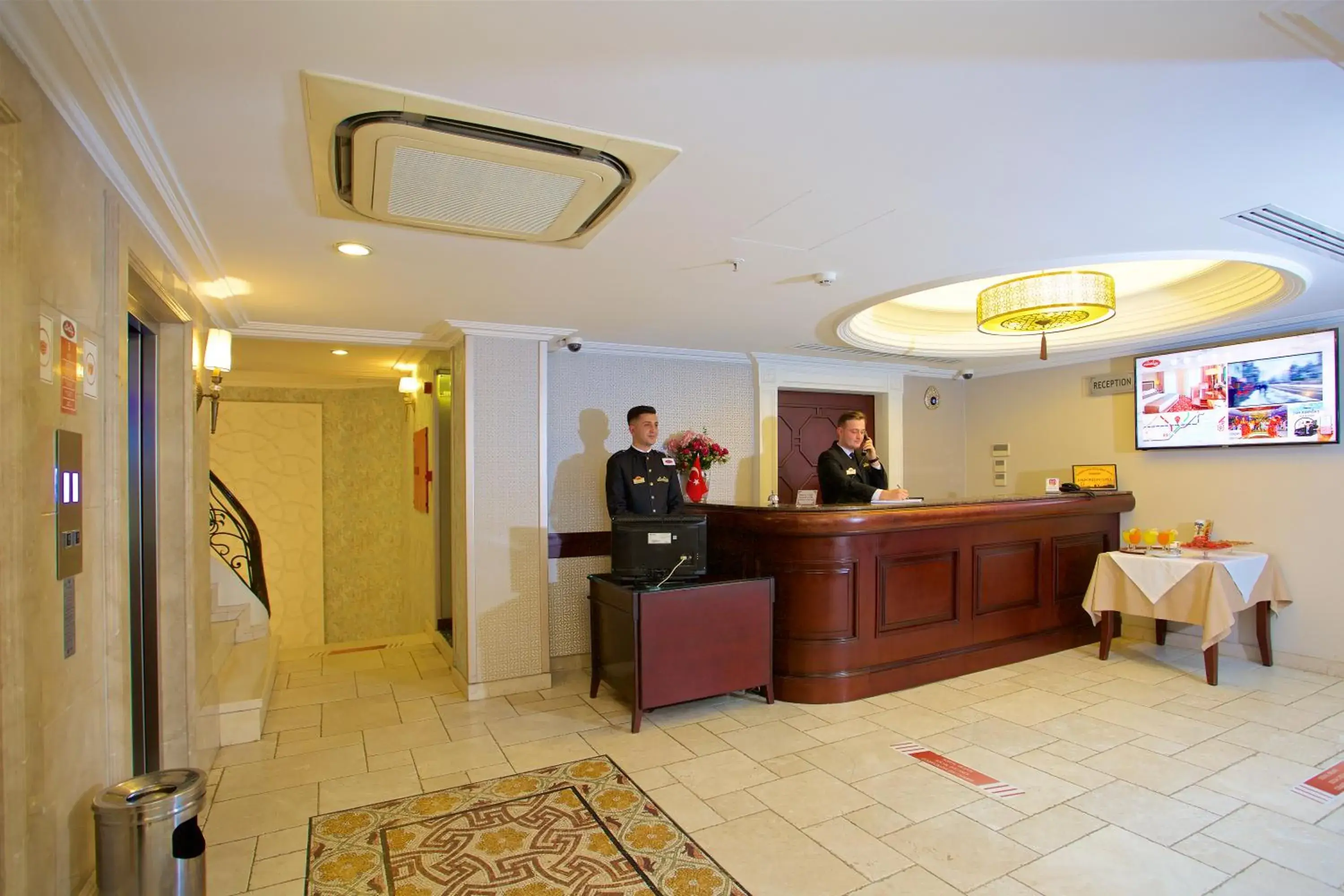 Staff, Lobby/Reception in Emporium Hotel