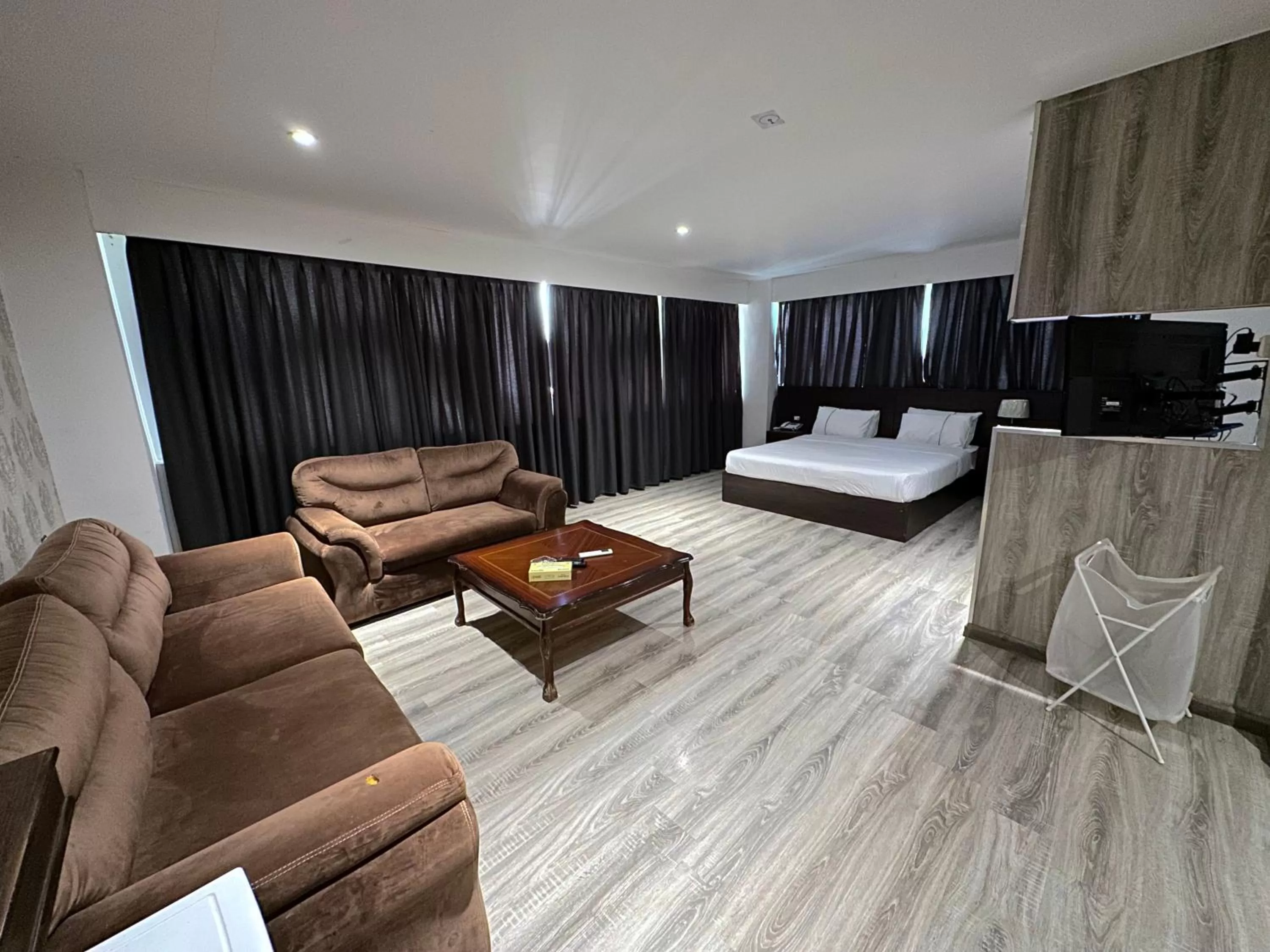 Bed, Seating Area in Saraya Al Joude