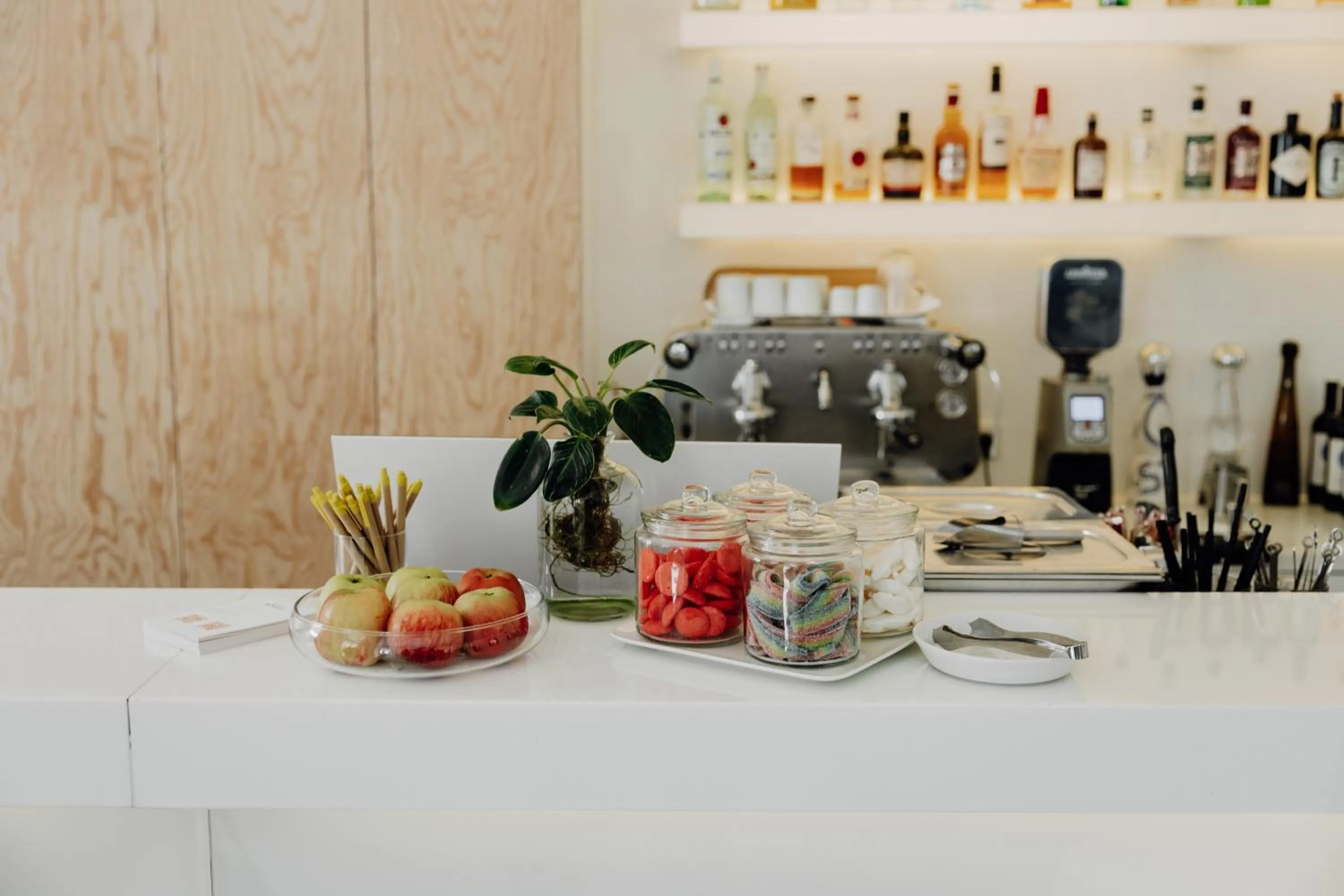 Lobby or reception in The Pure, Frankfurt, a Member of Design Hotels