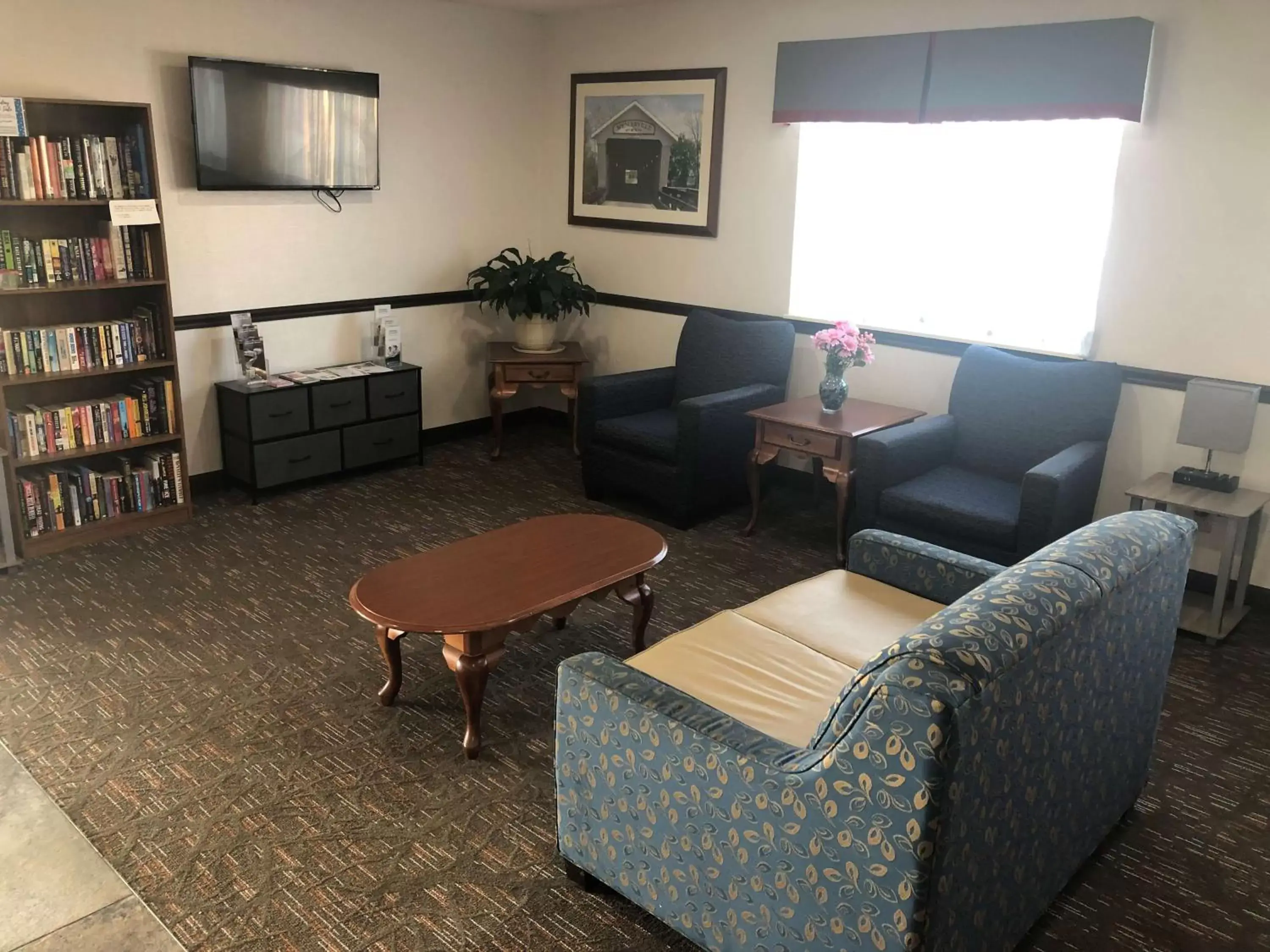 Lobby or reception, Seating Area in Country Inn & Suites by Radisson, Auburn, IN