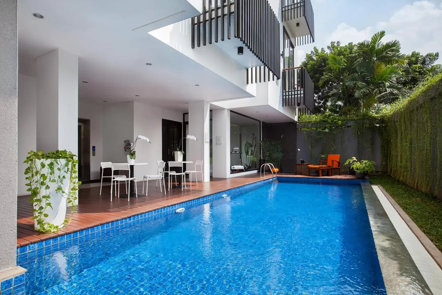 Pool view, Swimming Pool in White Tree Residence
