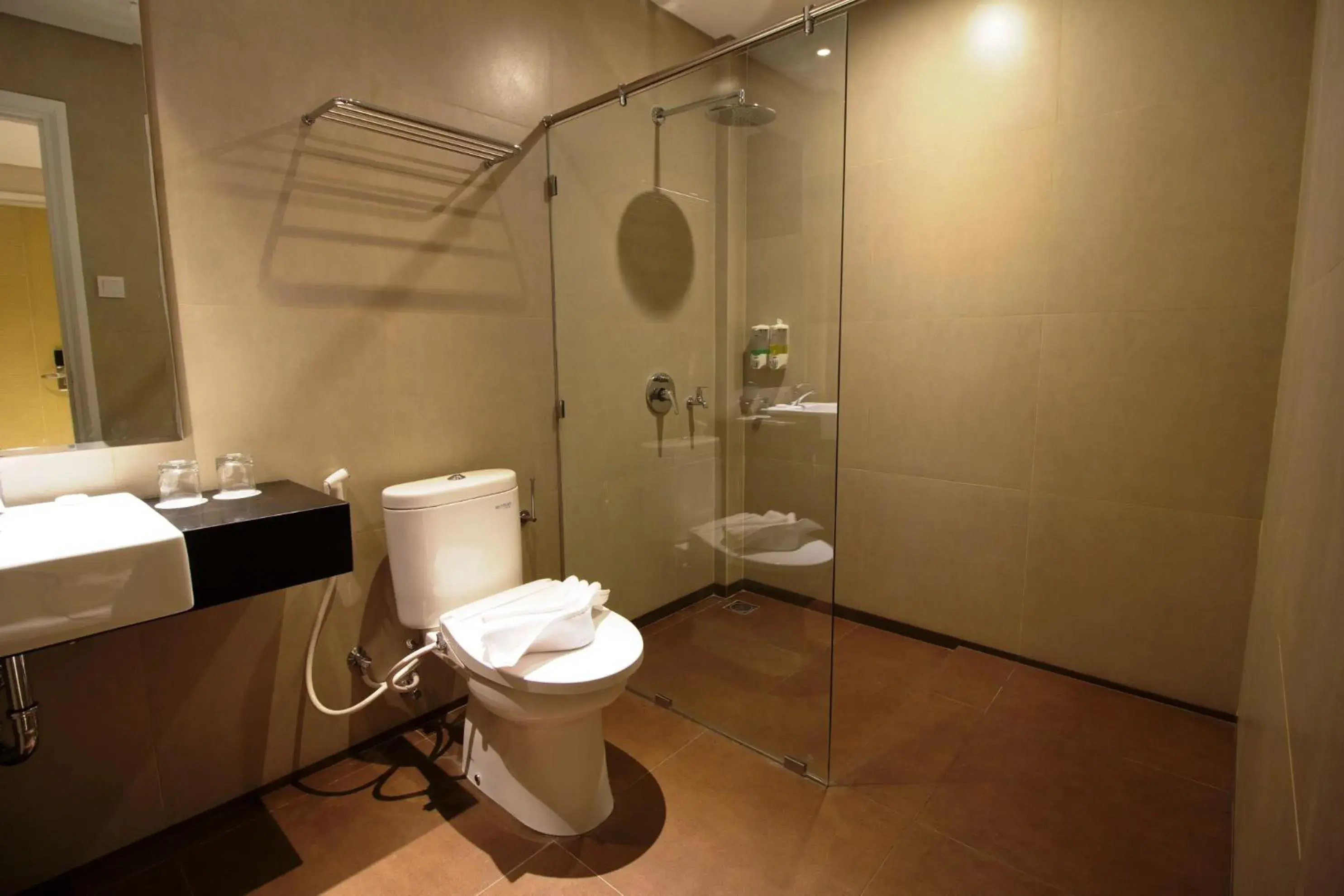 Shower, Bathroom in Vinotel Cirebon