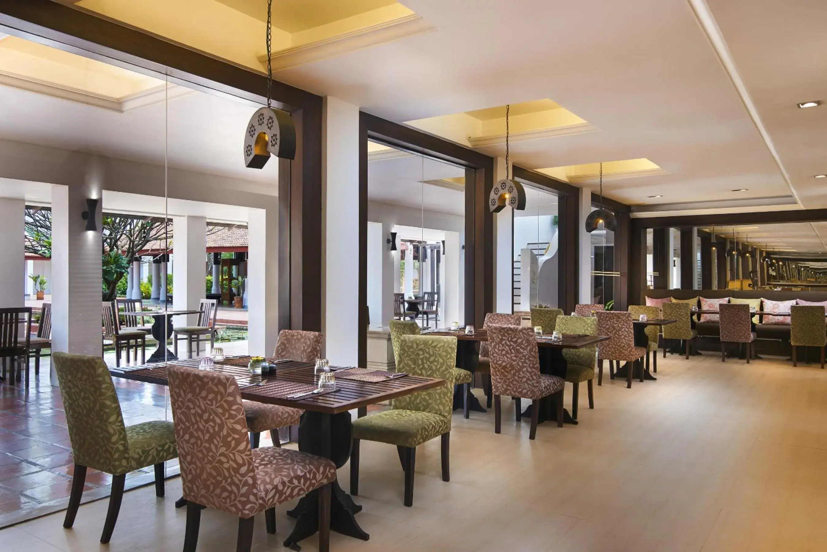 Restaurant/Places to Eat in Sukhothai Heritage Resort - SHA PLUS
