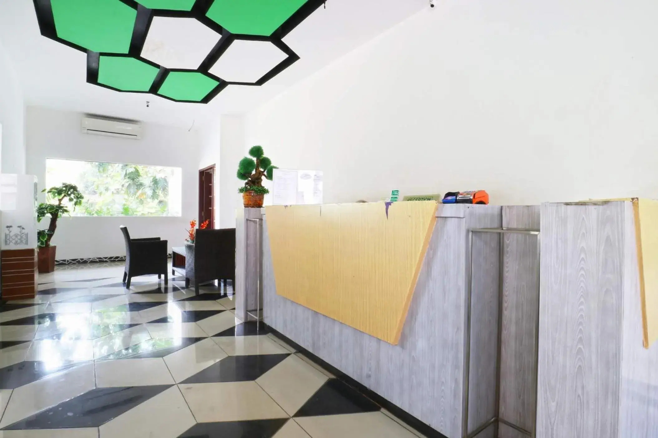 Lobby or reception in Habibah Syariah Hotel