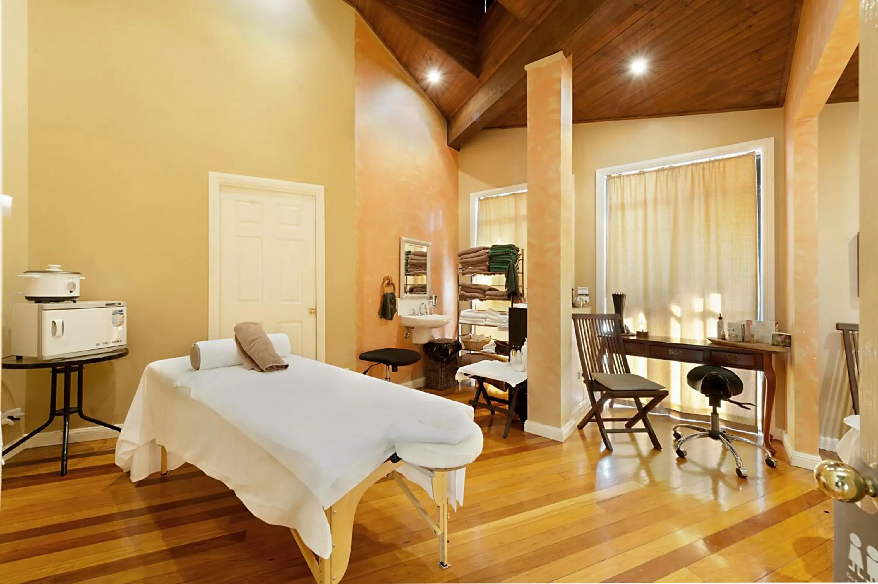 Massage in Escarpment Retreat & Day Spa for Couples