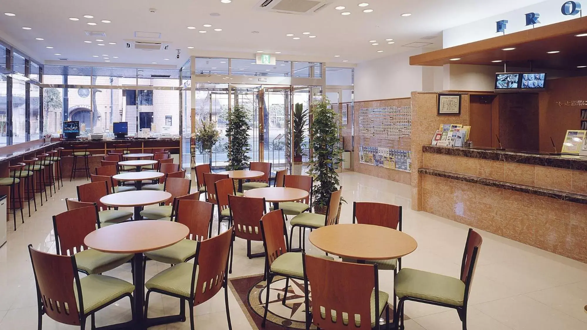 Lobby or reception, Restaurant/Places to Eat in Toyoko Inn Hiroshima-eki Minami-guchi Migi