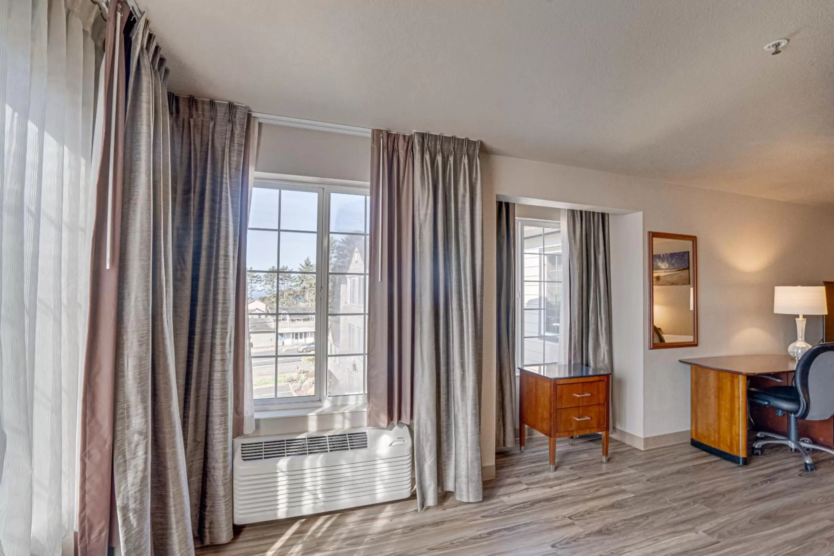 Seating area in The Ashley Inn & Suites