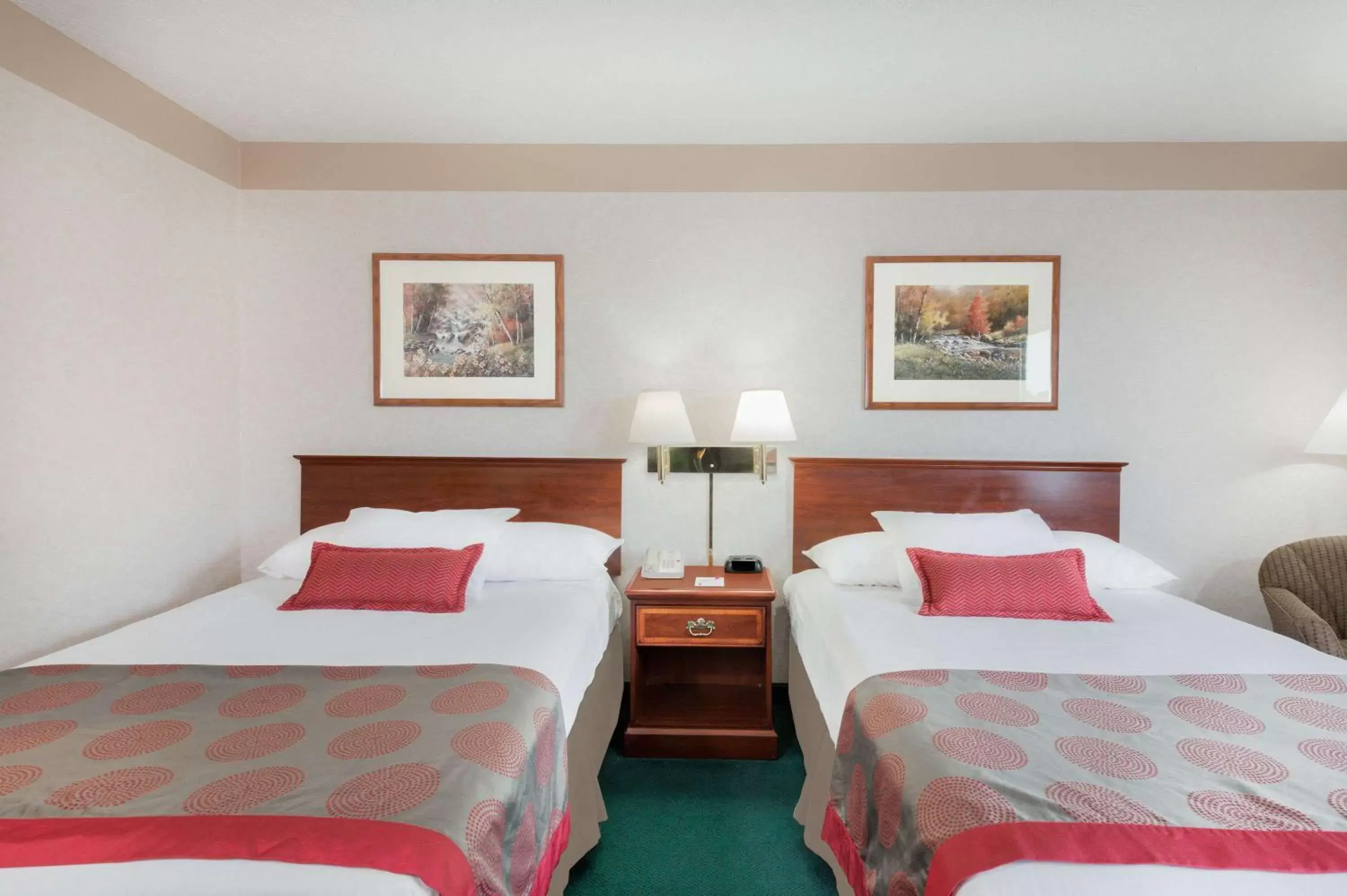 Photo of the whole room, Bed in Ramada by Wyndham Strasburg Dover