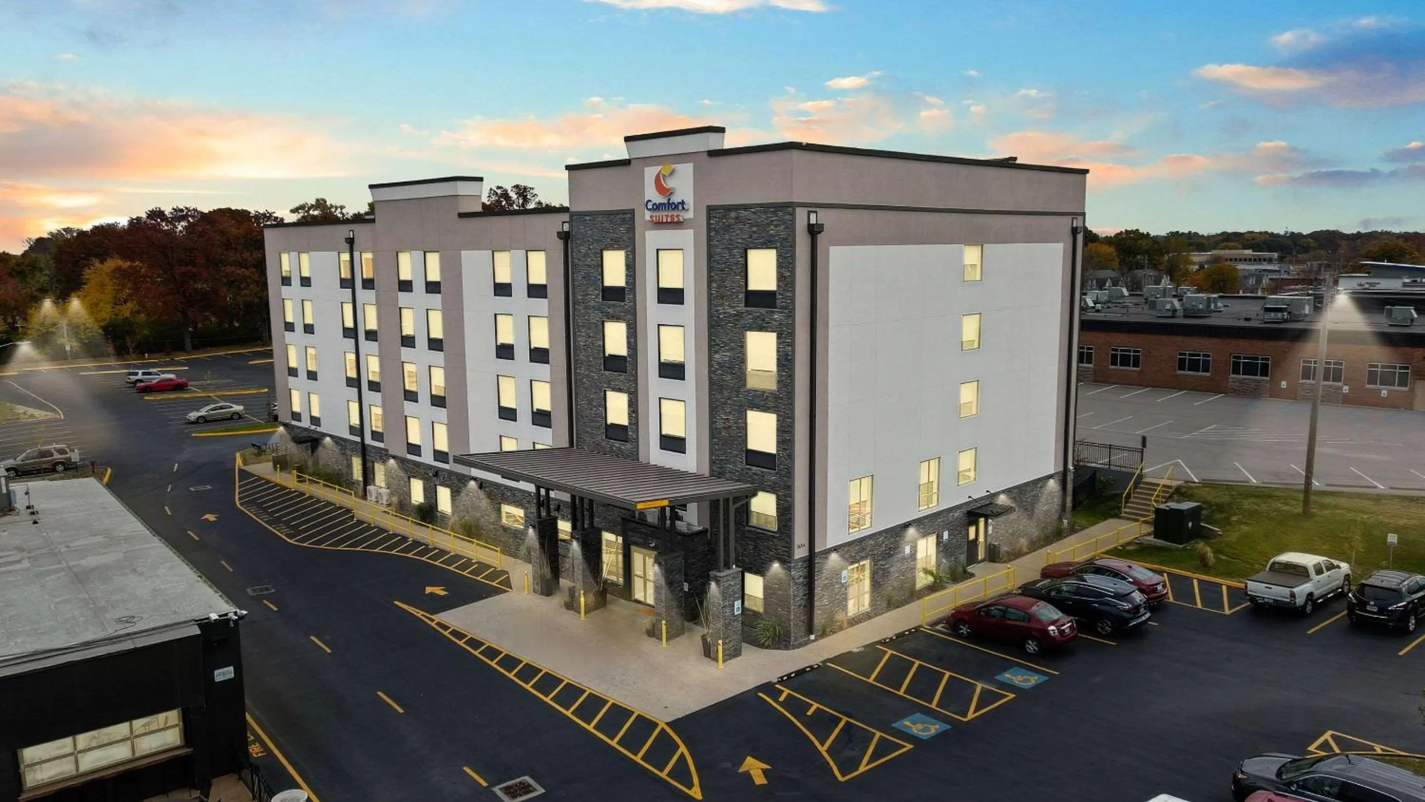 Property building in Comfort Suites St Louis - Sunset Hills