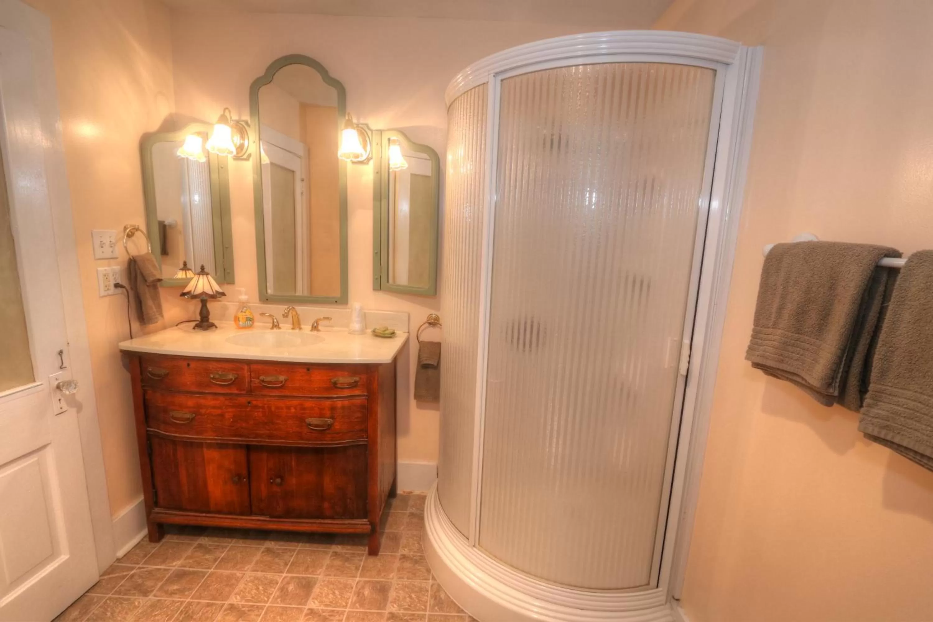 Bathroom in Hidden Springs Bed and Breakfast