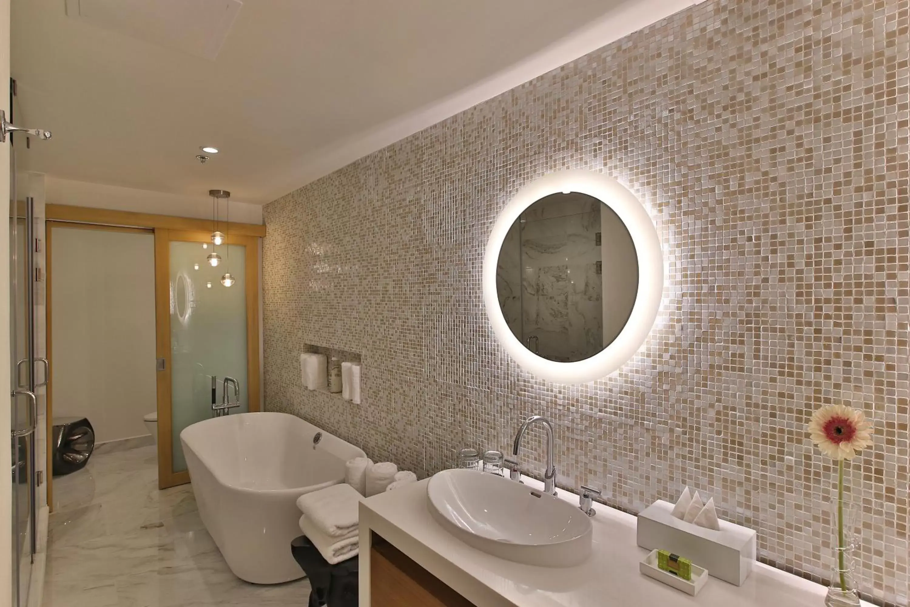 Photo of the whole room, Bathroom in Hotel Real Intercontinental Tegucigalpa, an IHG Hotel