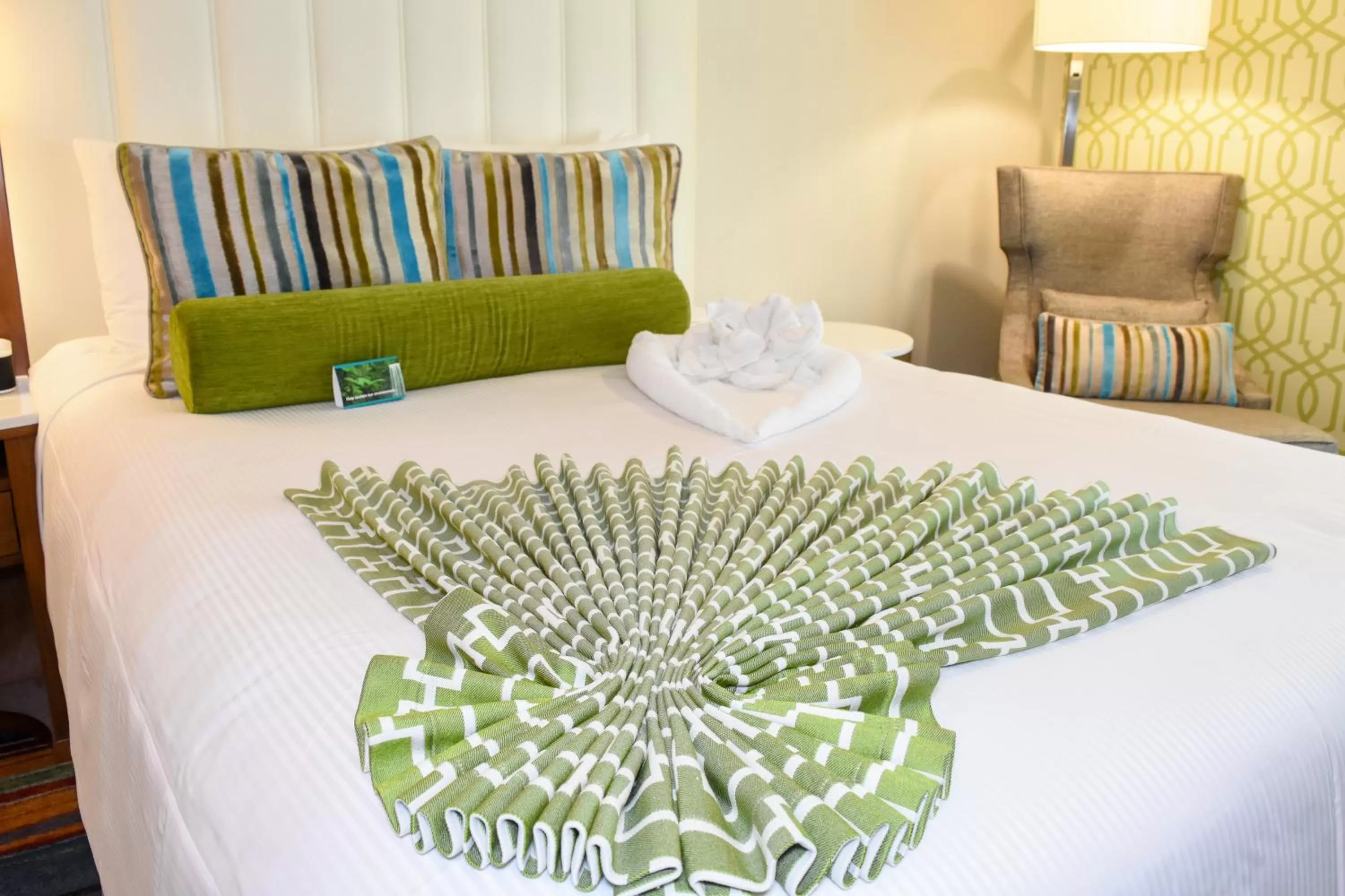 Photo of the whole room, Bed in Hotel Indigo Anaheim by IHG