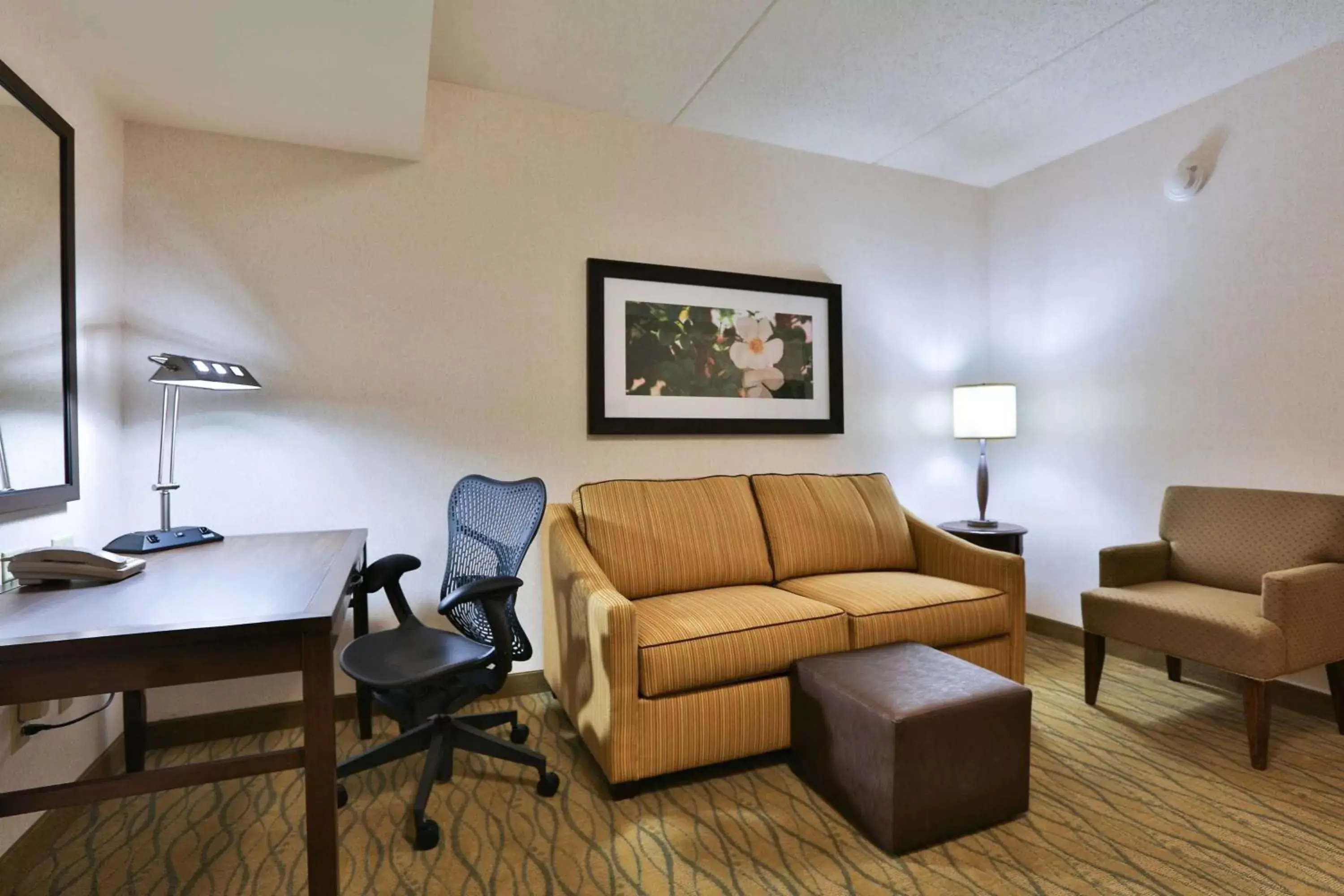 Bedroom, Seating Area in Hilton Garden Inn State College