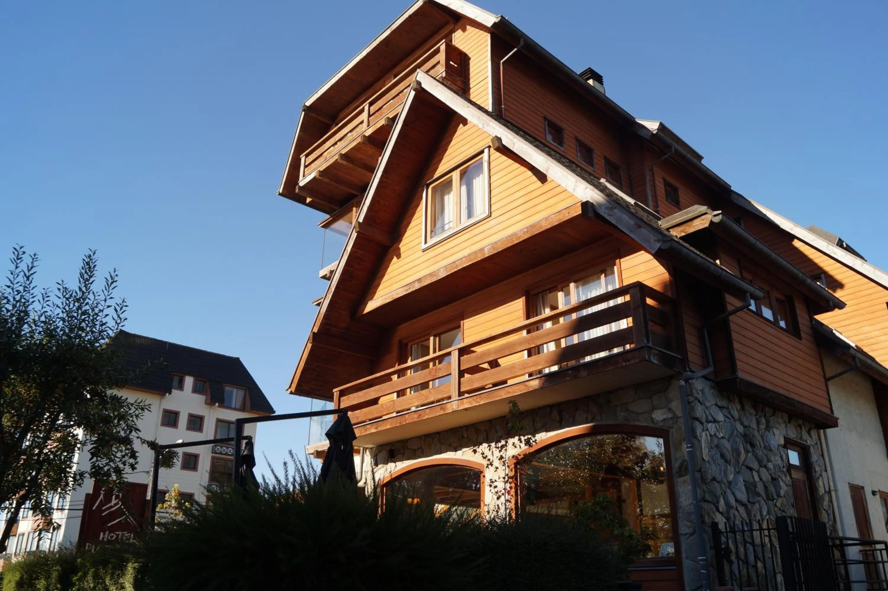 Facade/entrance in Hotel Puelche