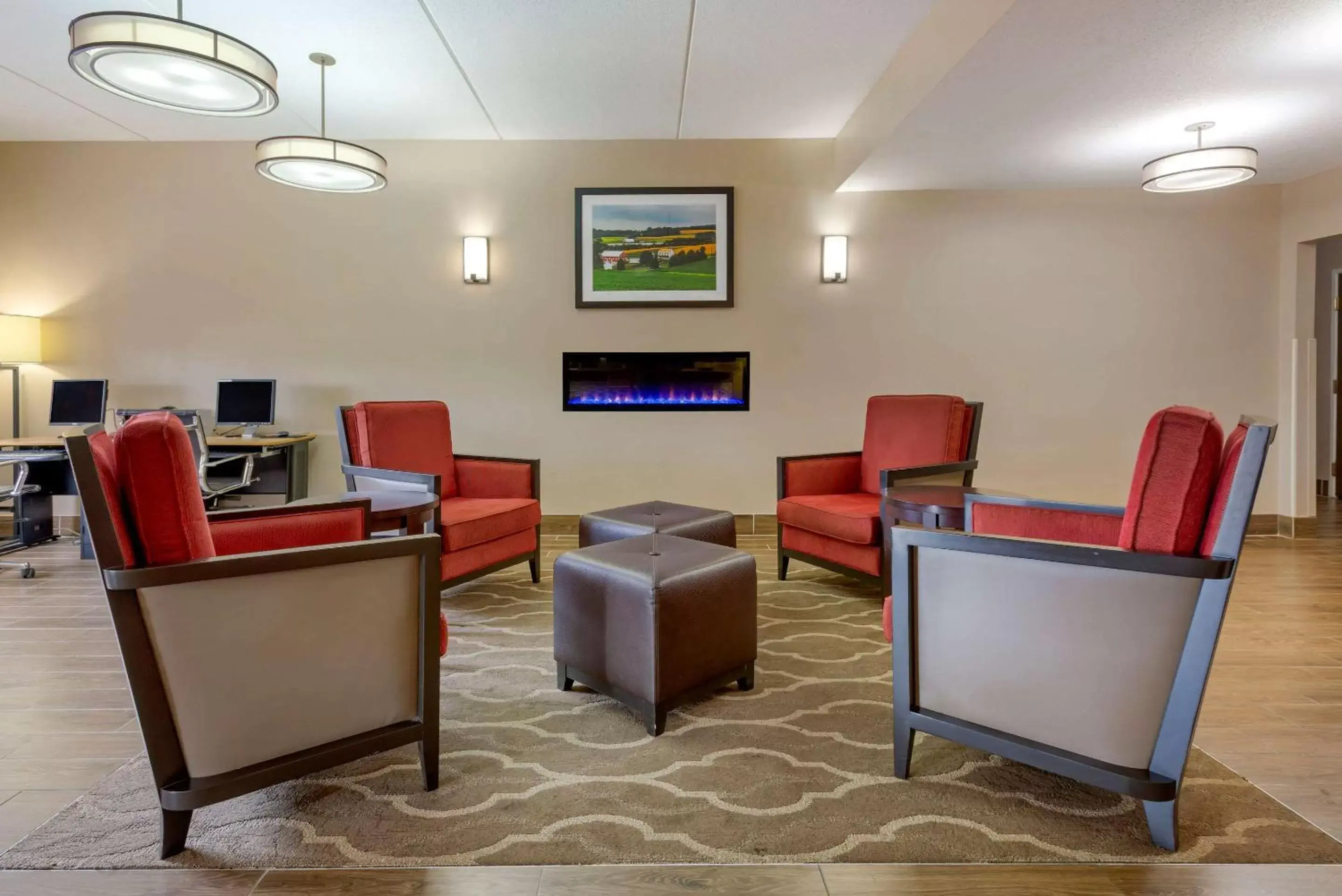 Lobby or reception, Seating Area in Comfort Inn & Suites Wilkes Barre - Arena