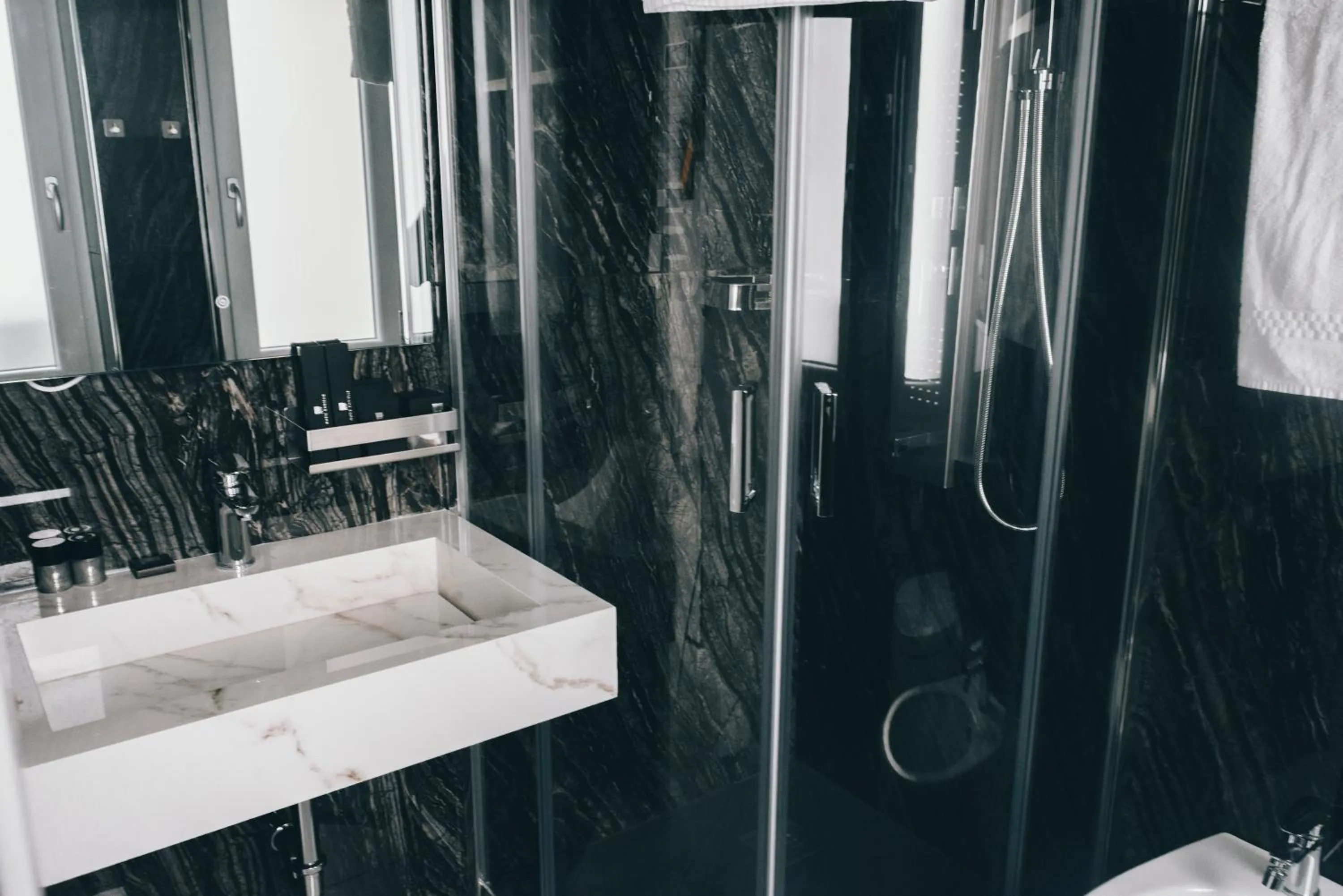 Bathroom in Gregorio VII Luxury Suites San Damaso