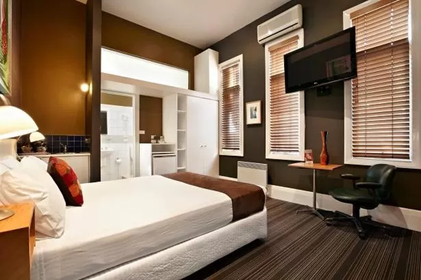 Photo of the whole room, Bed in Tolarno Hotel