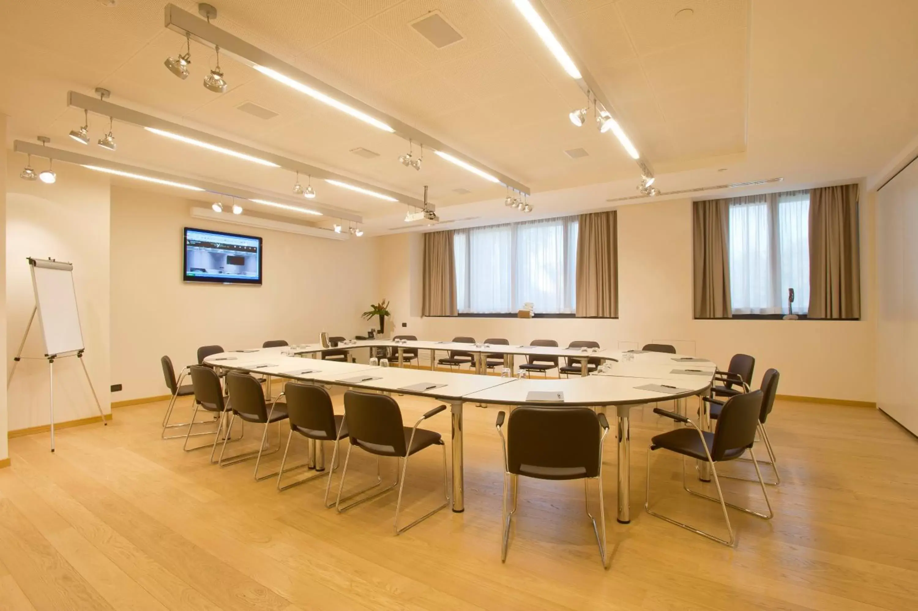 Meeting/conference room, Business Area/Conference Room in The Hub Hotel