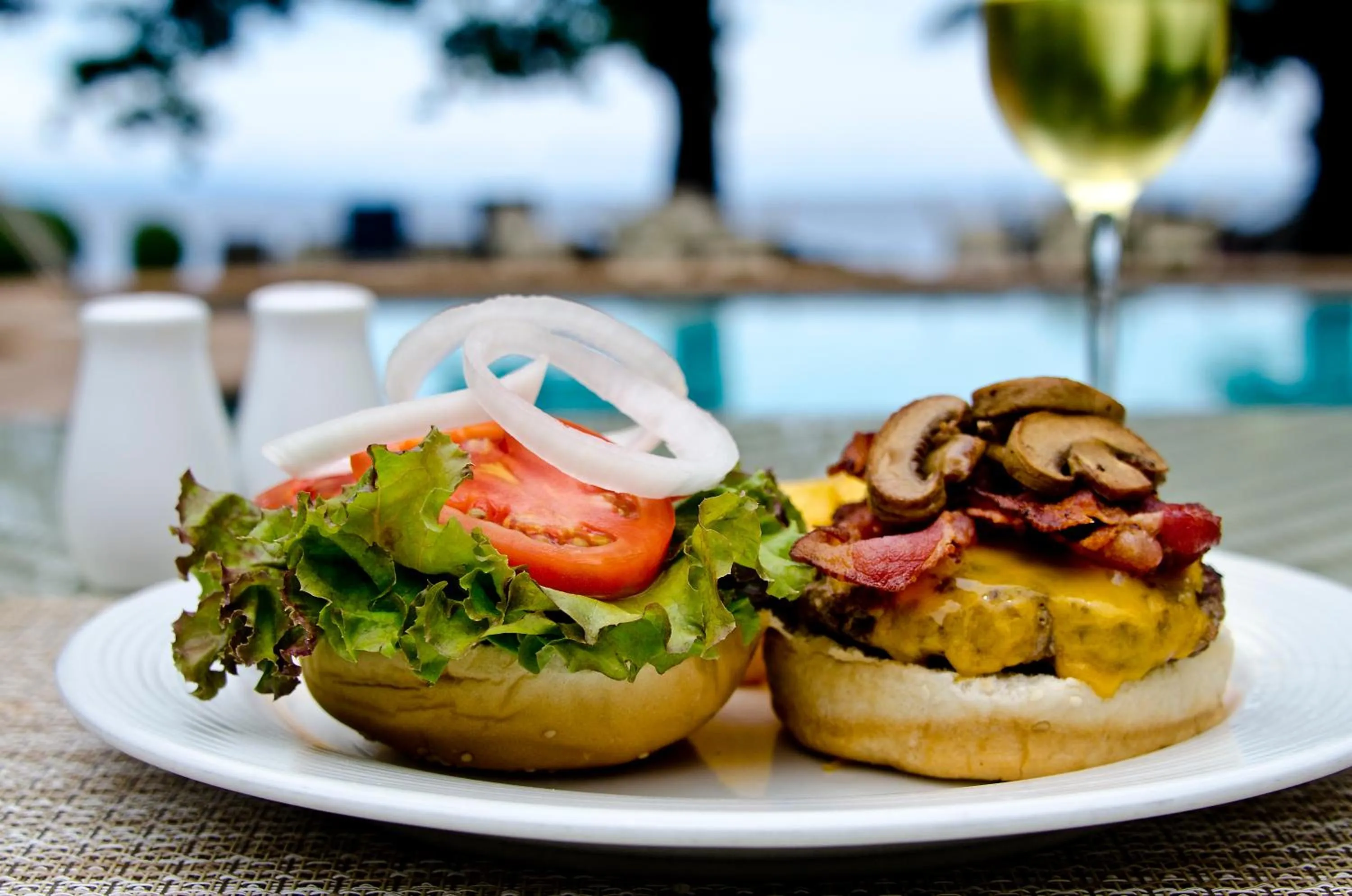 Lunch in Mike's Dauin Dive Resort