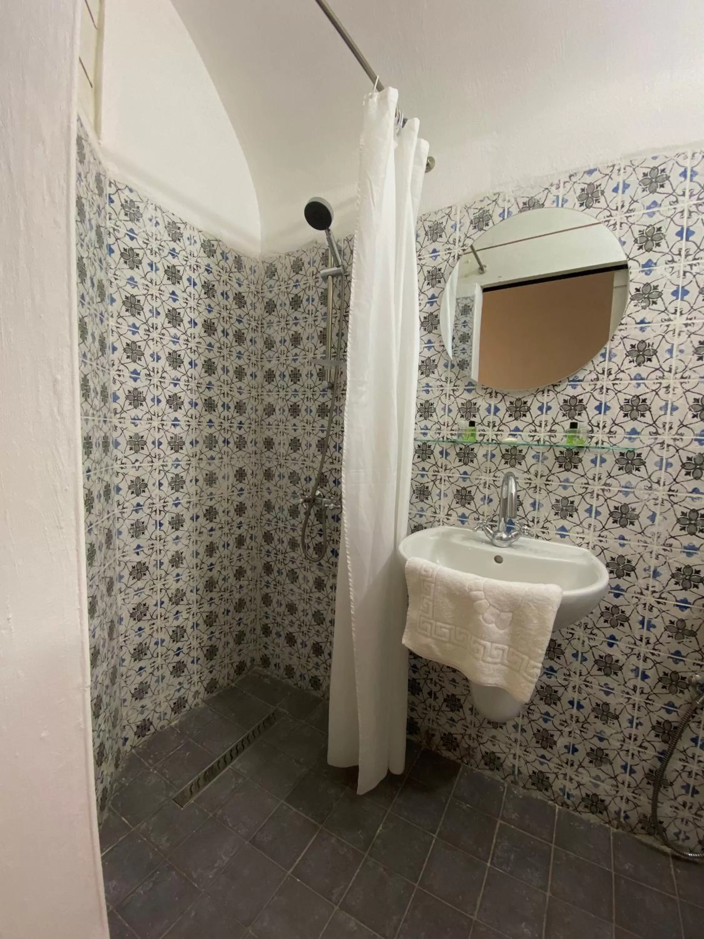 Bathroom in Djerba Authentique